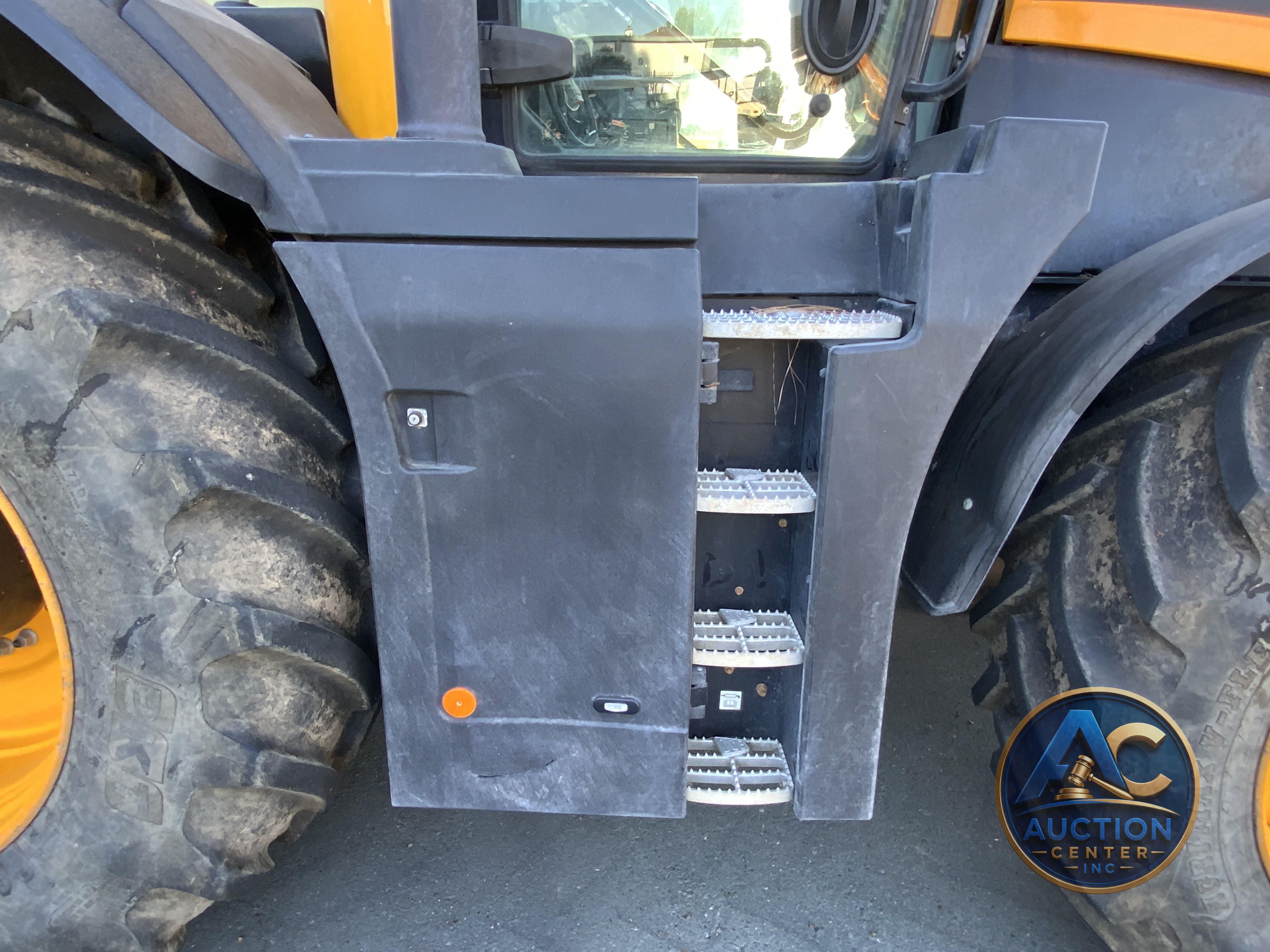 2020 JCB 8330