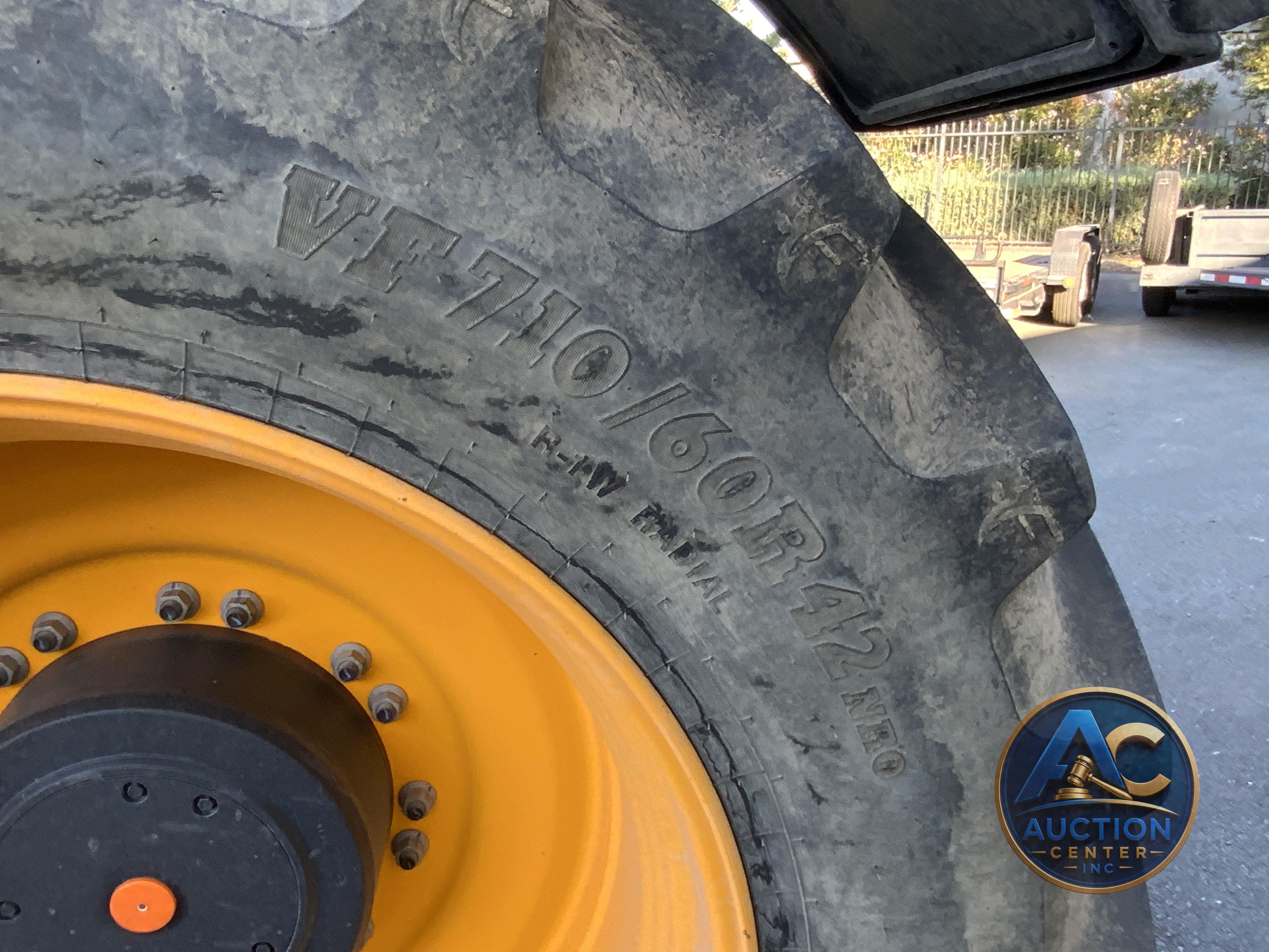 2020 JCB 8330