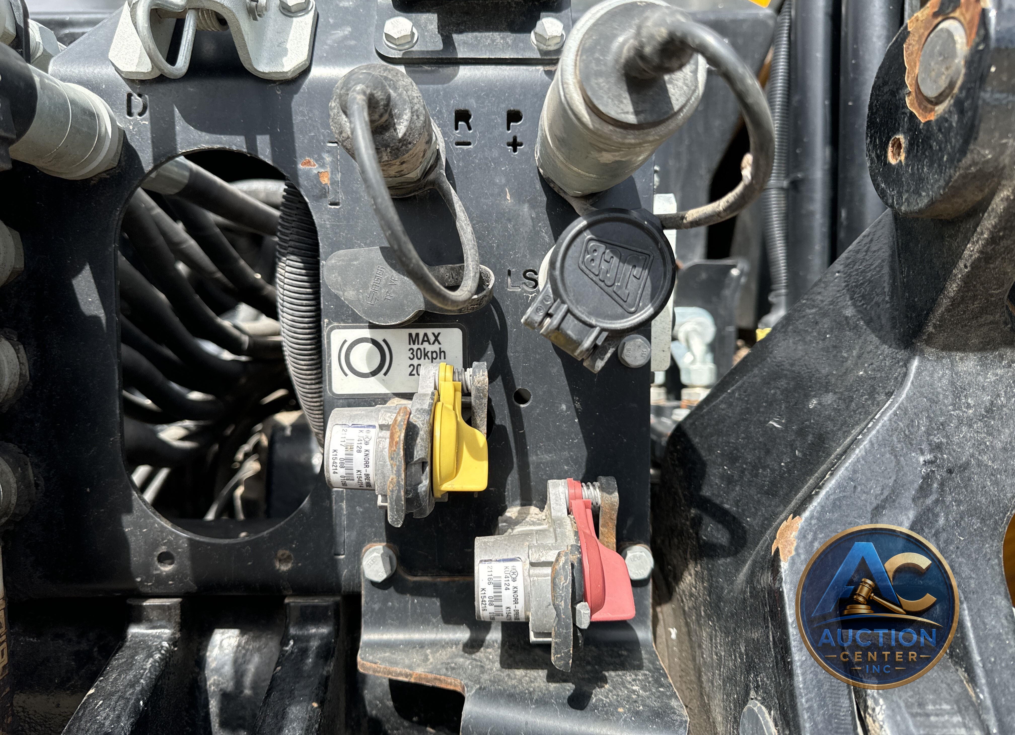 2021 Jcb 8330