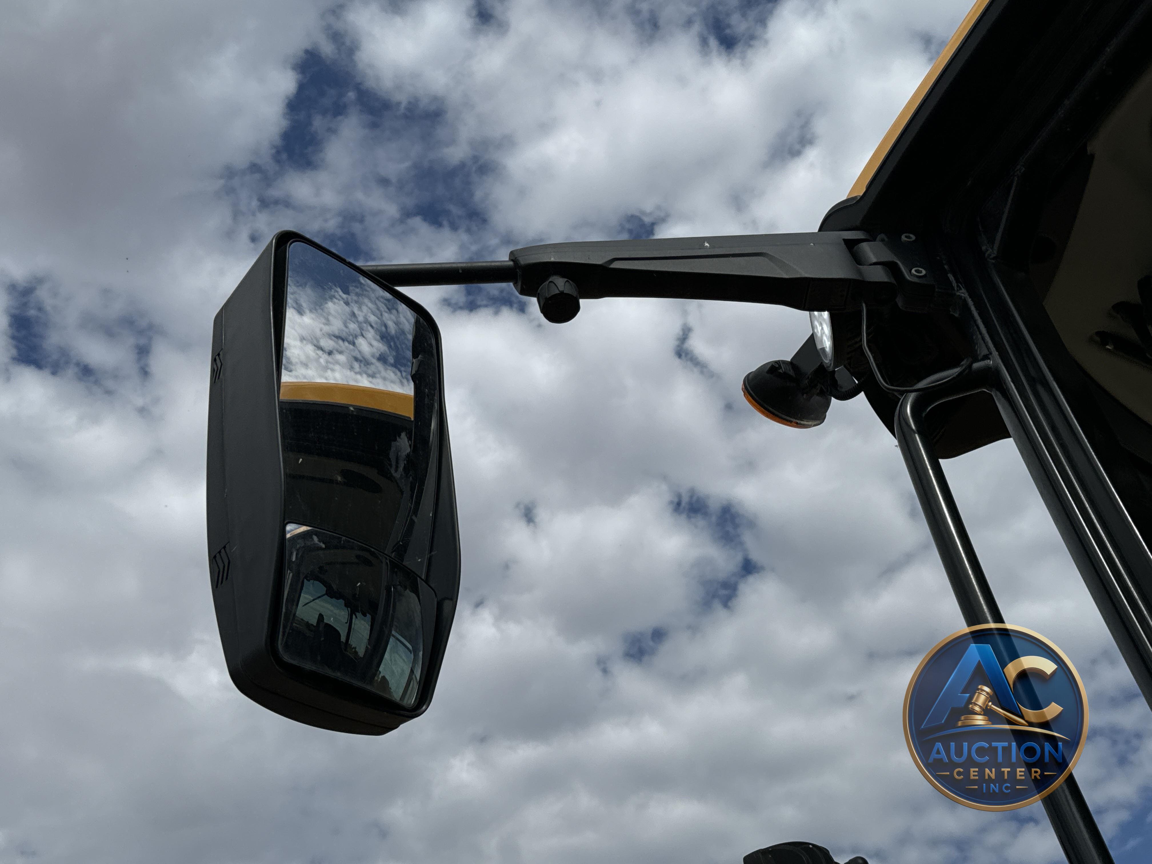 2021 Jcb 8330