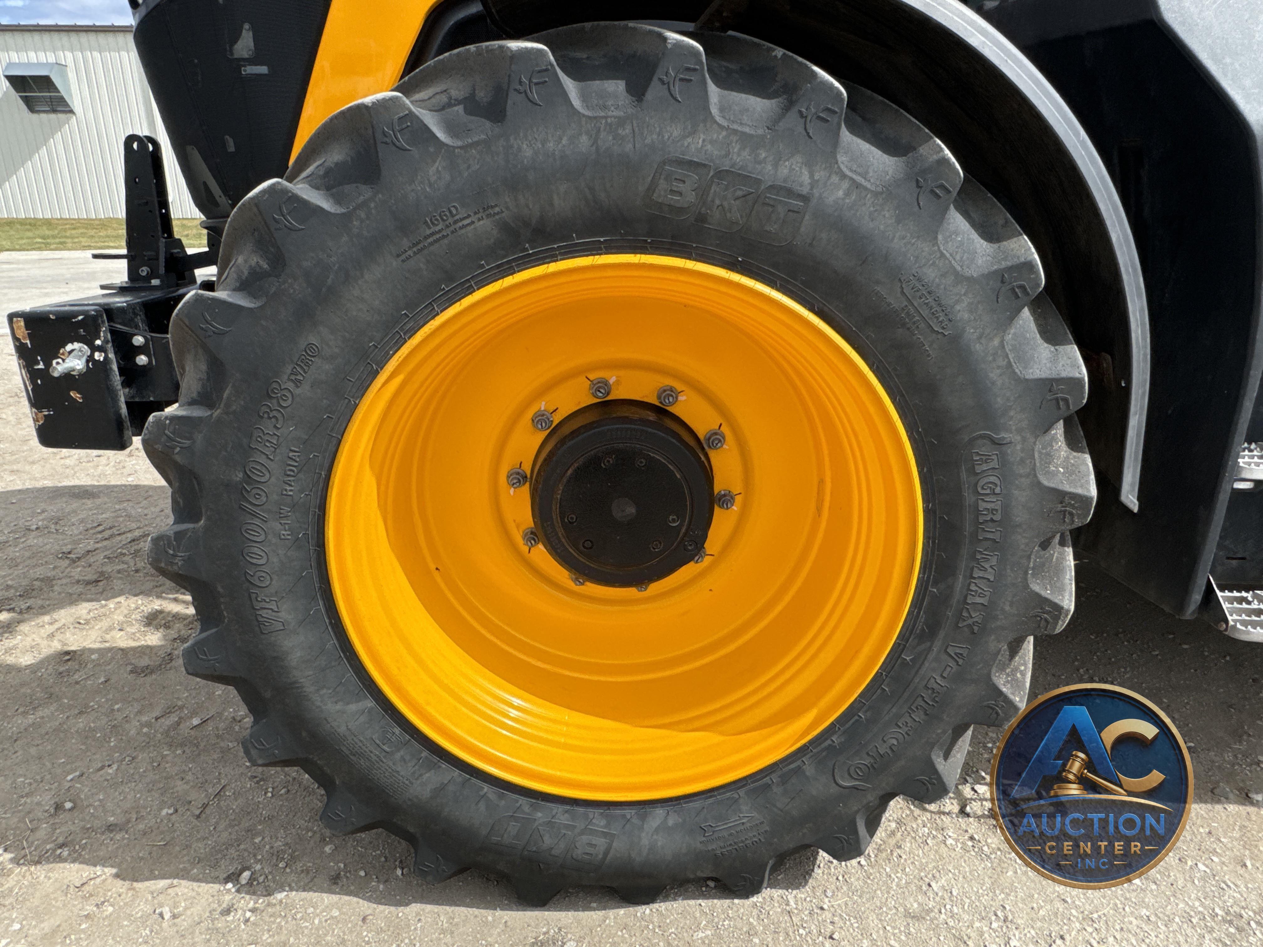 2021 Jcb 8330