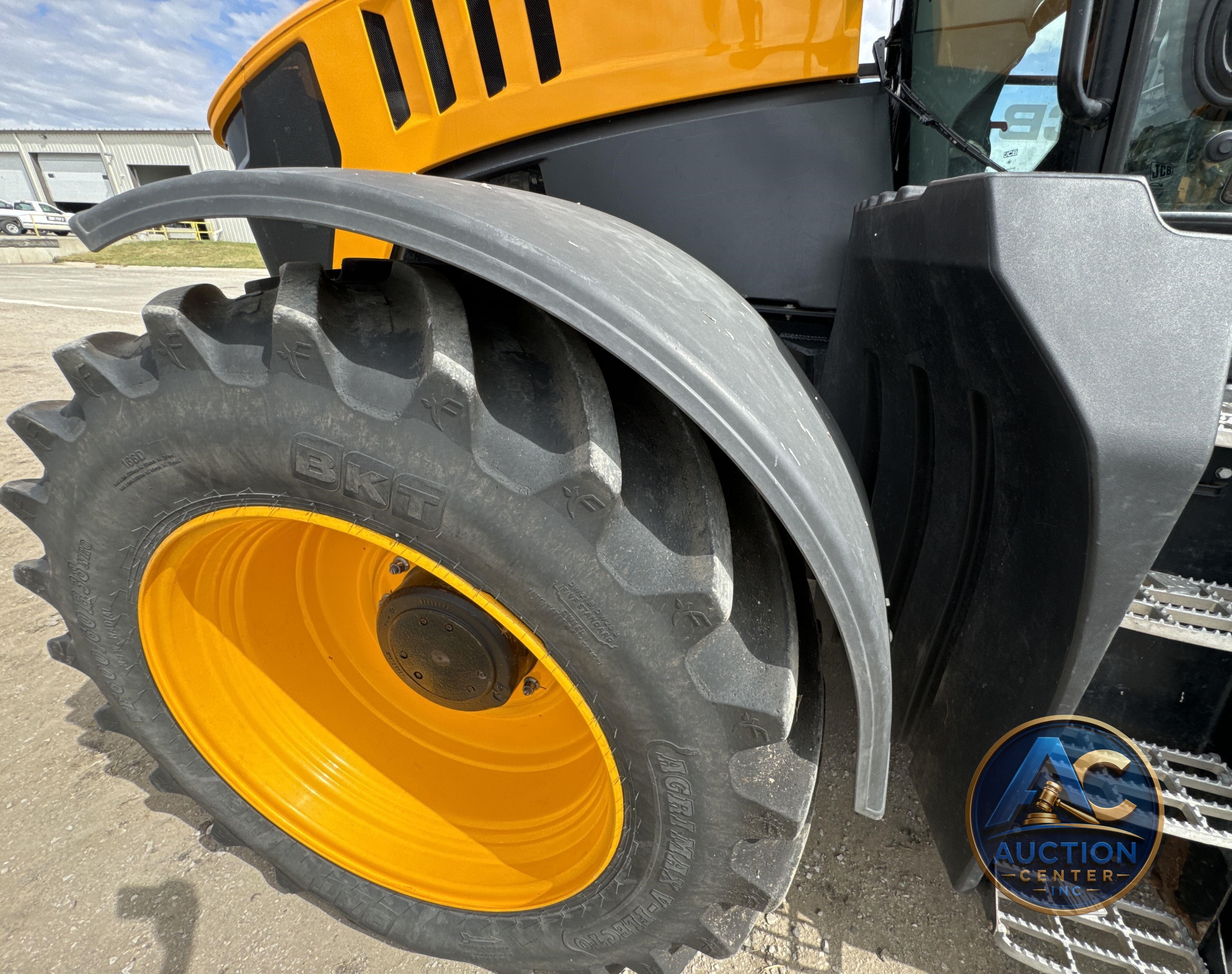 2021 Jcb 8330