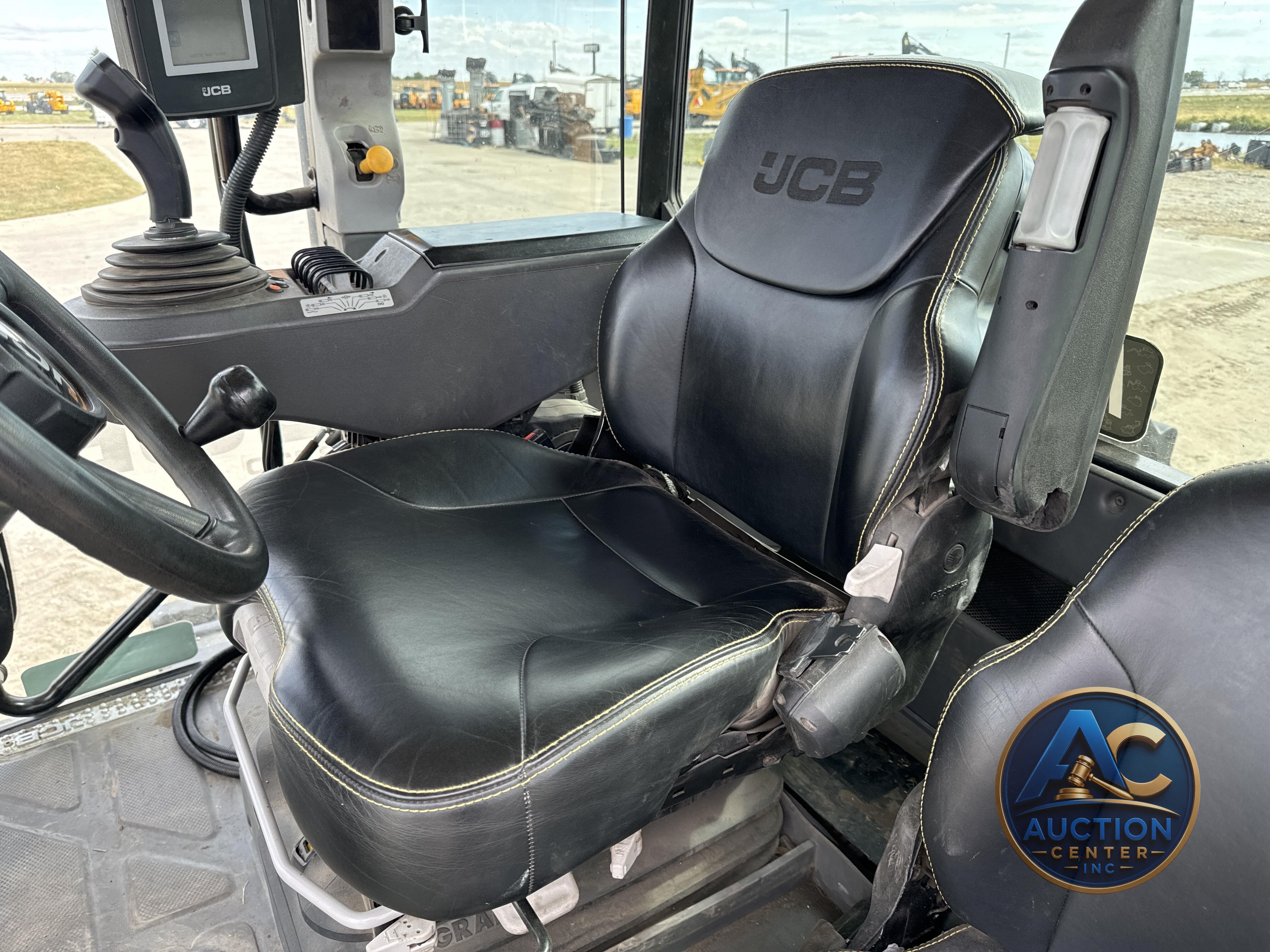 2021 Jcb 8330