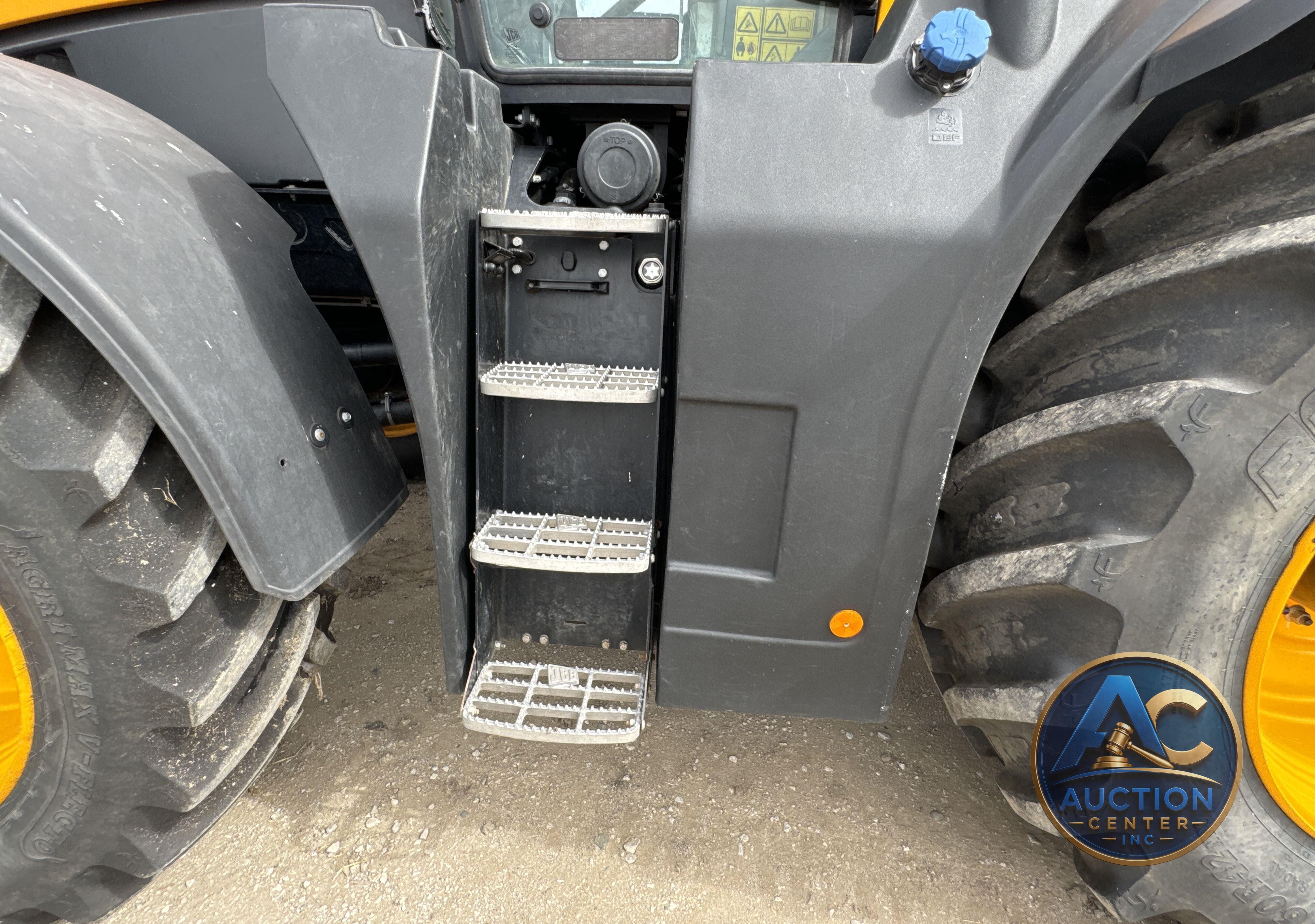 2021 Jcb 8330