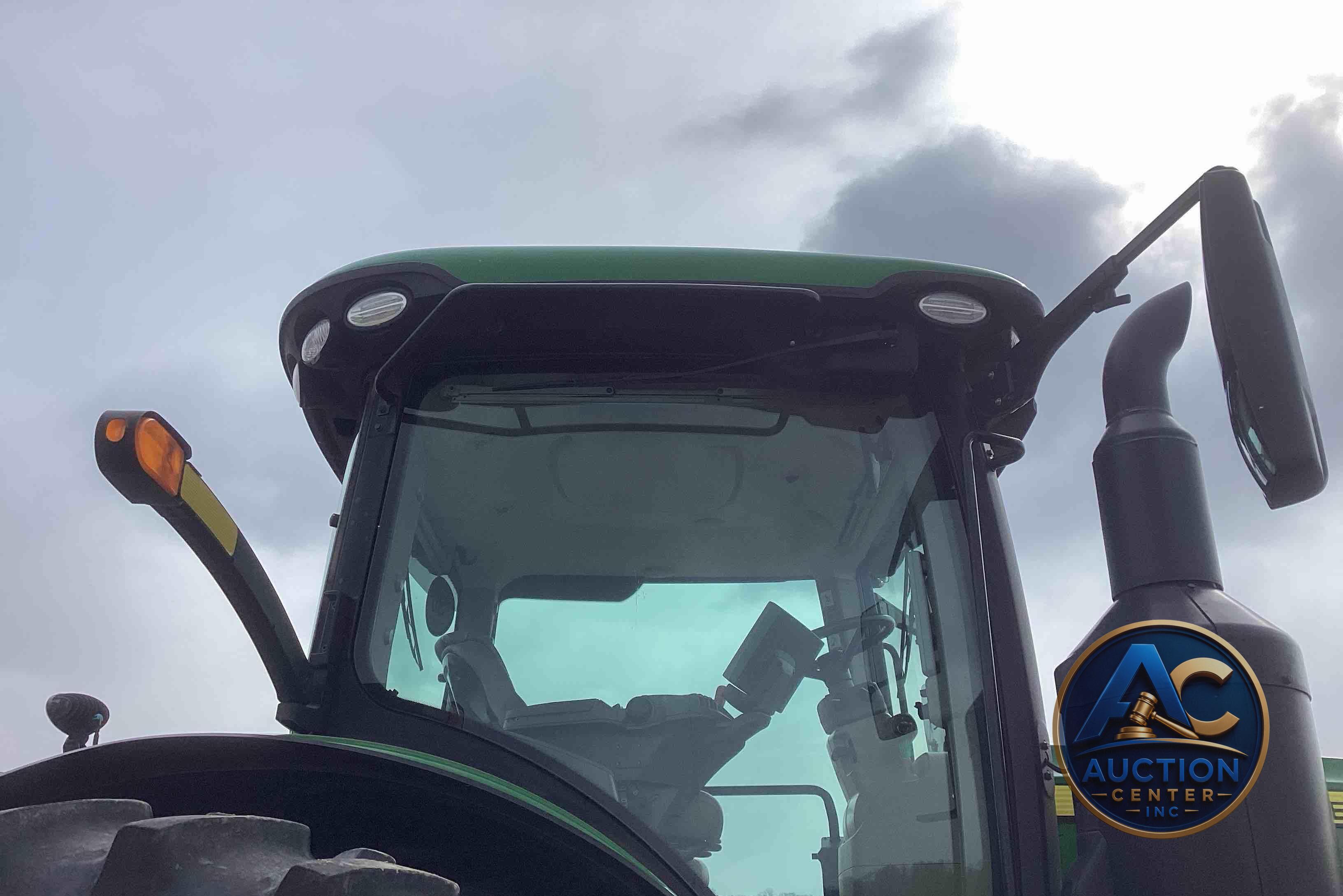 2019 John Deere 8320R