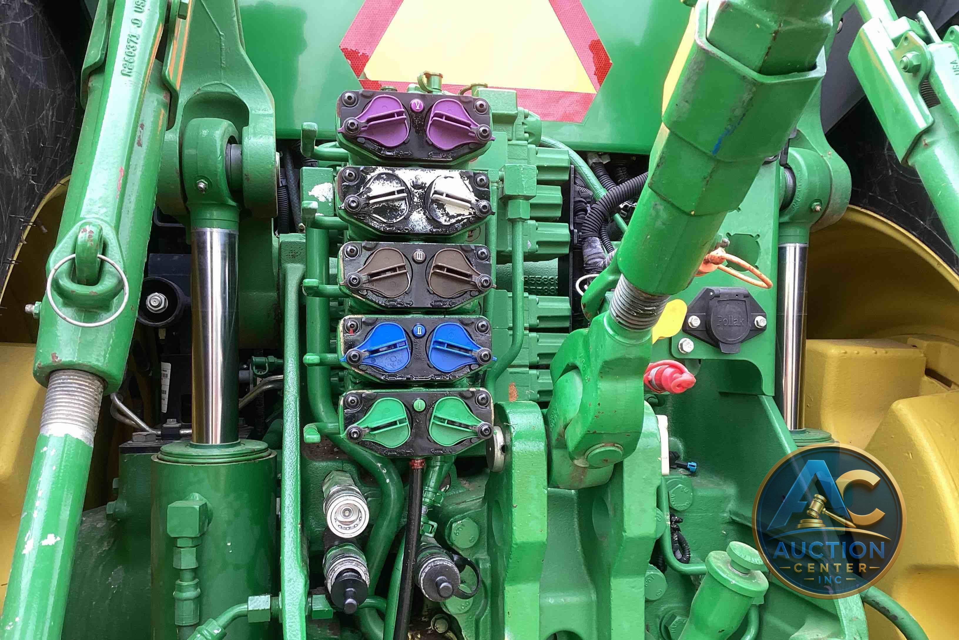 2019 John Deere 8320R