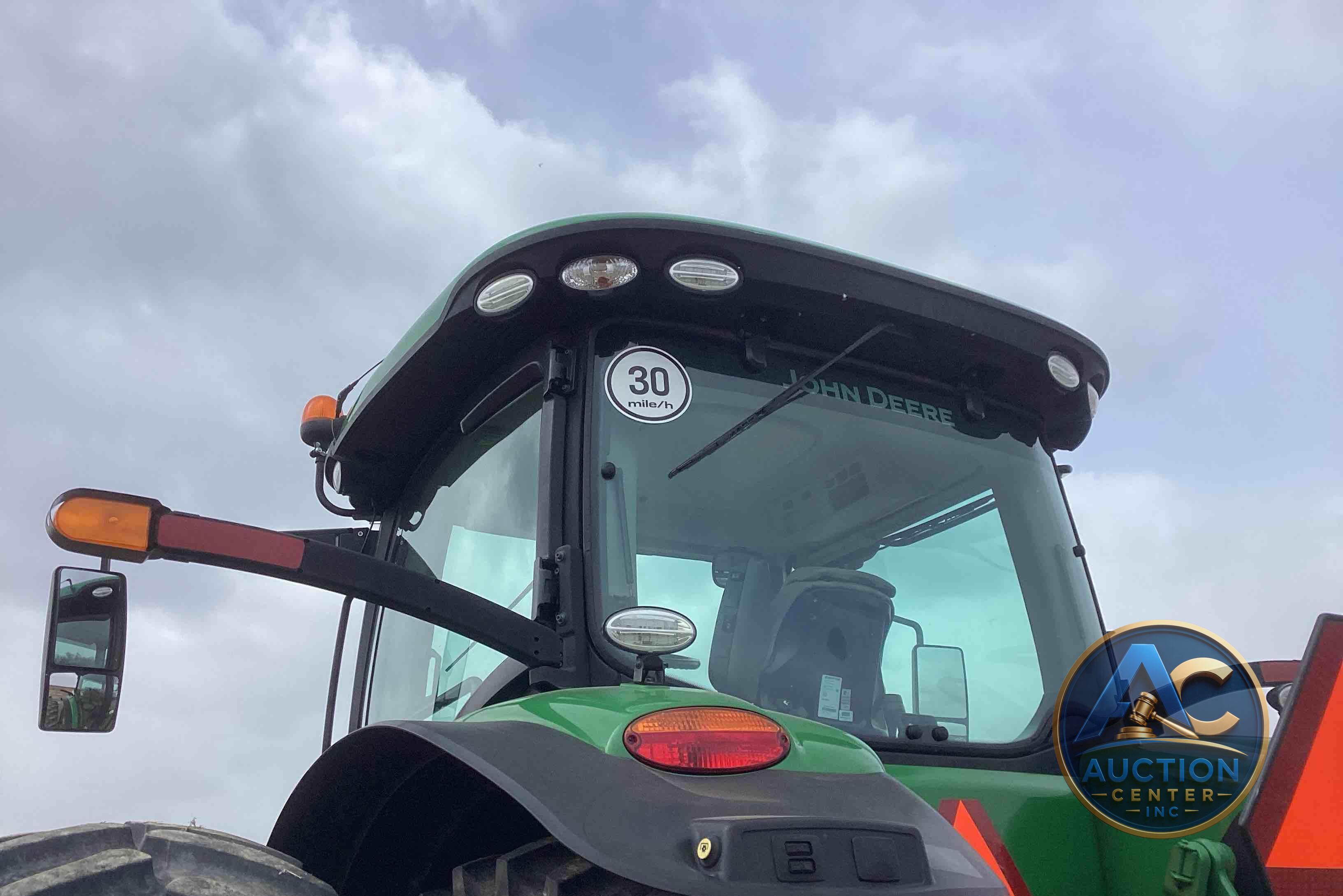 2019 John Deere 8320R