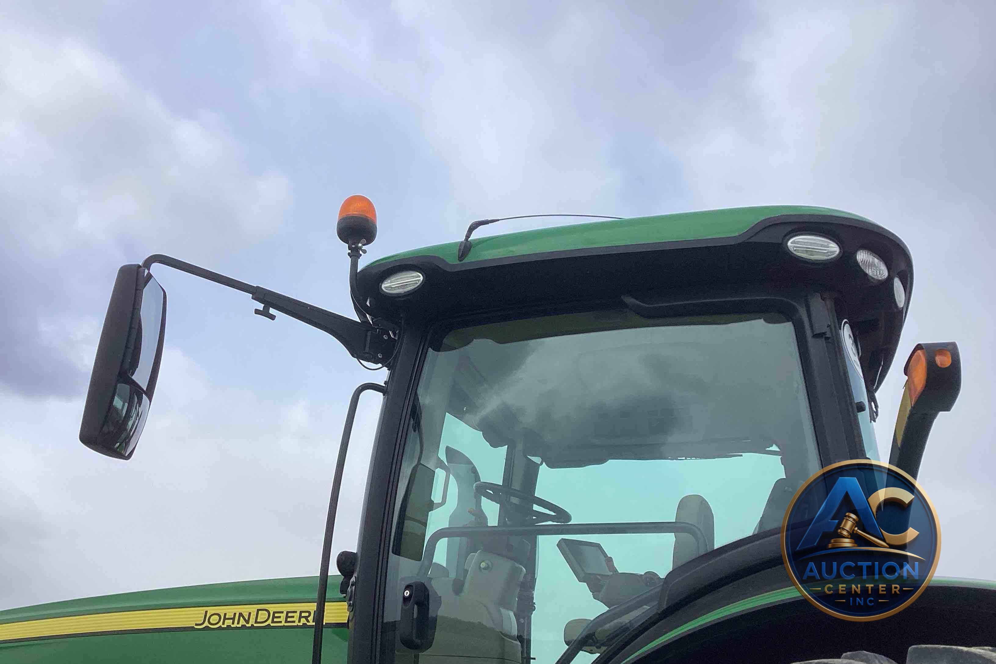 2019 John Deere 8320R