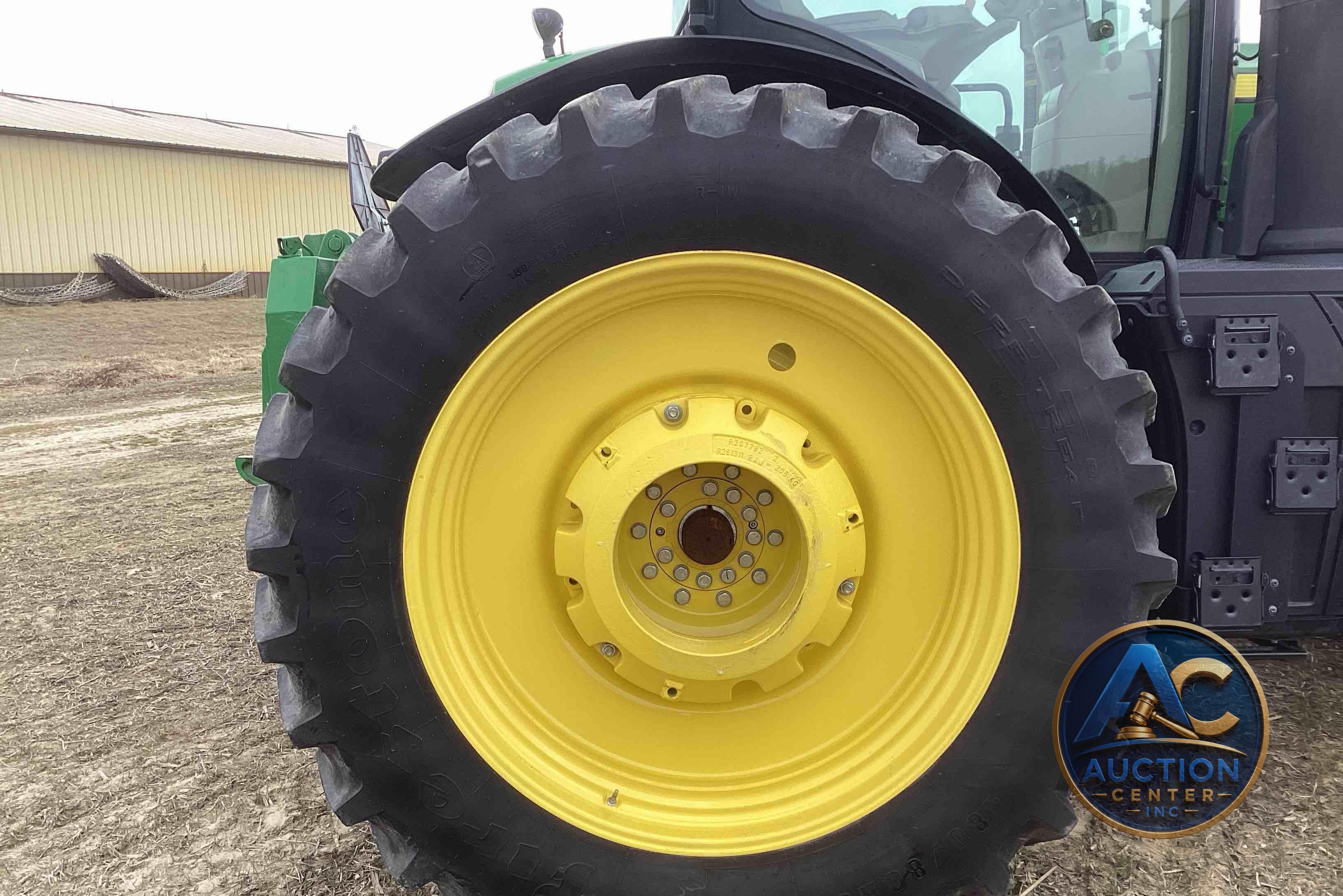 2019 John Deere 8320R
