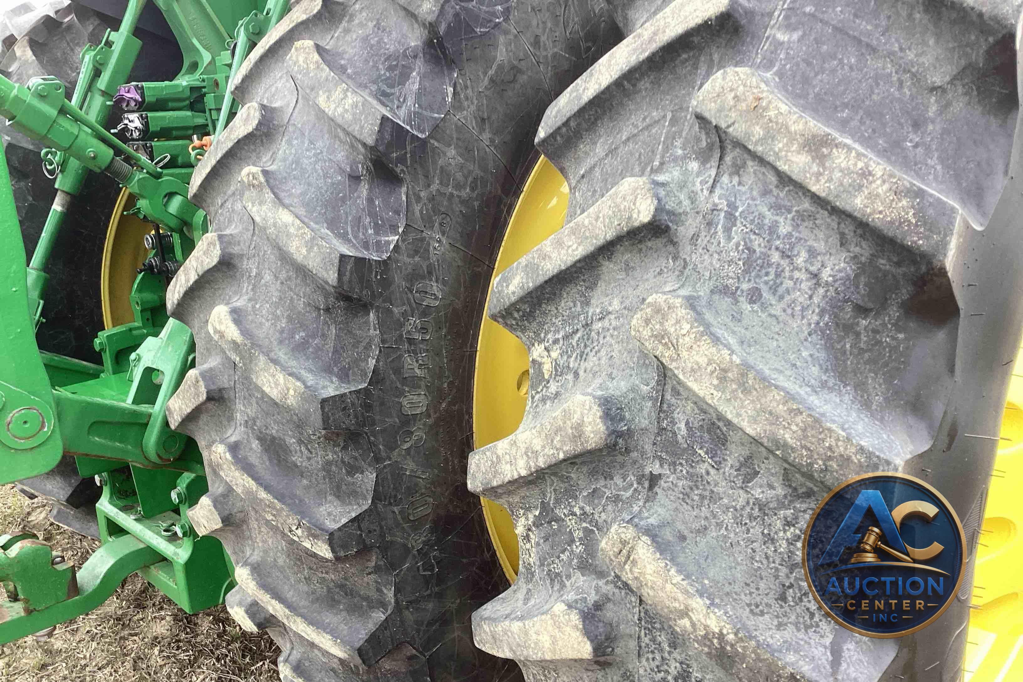 2019 John Deere 8320R