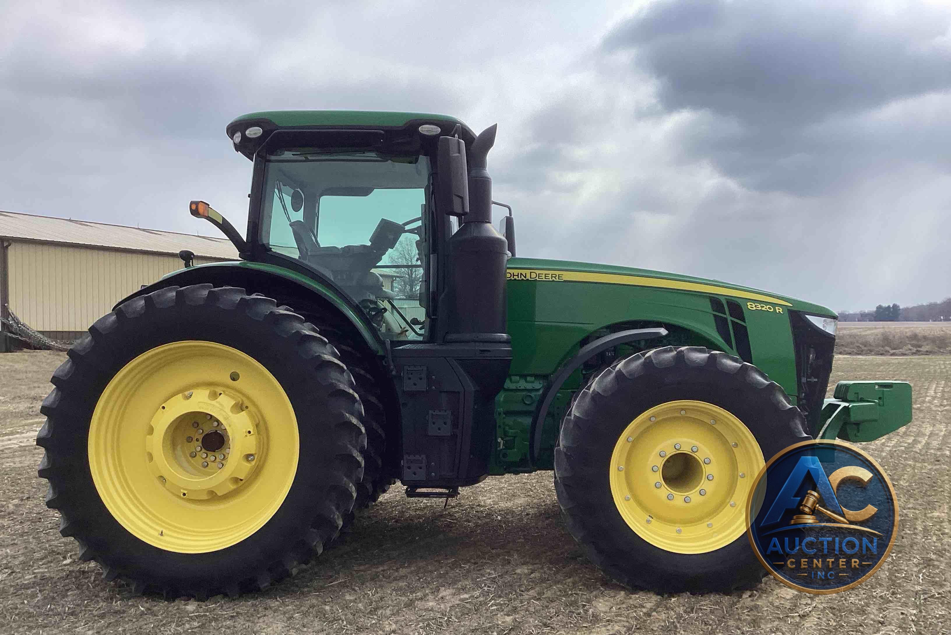 2019 John Deere 8320R