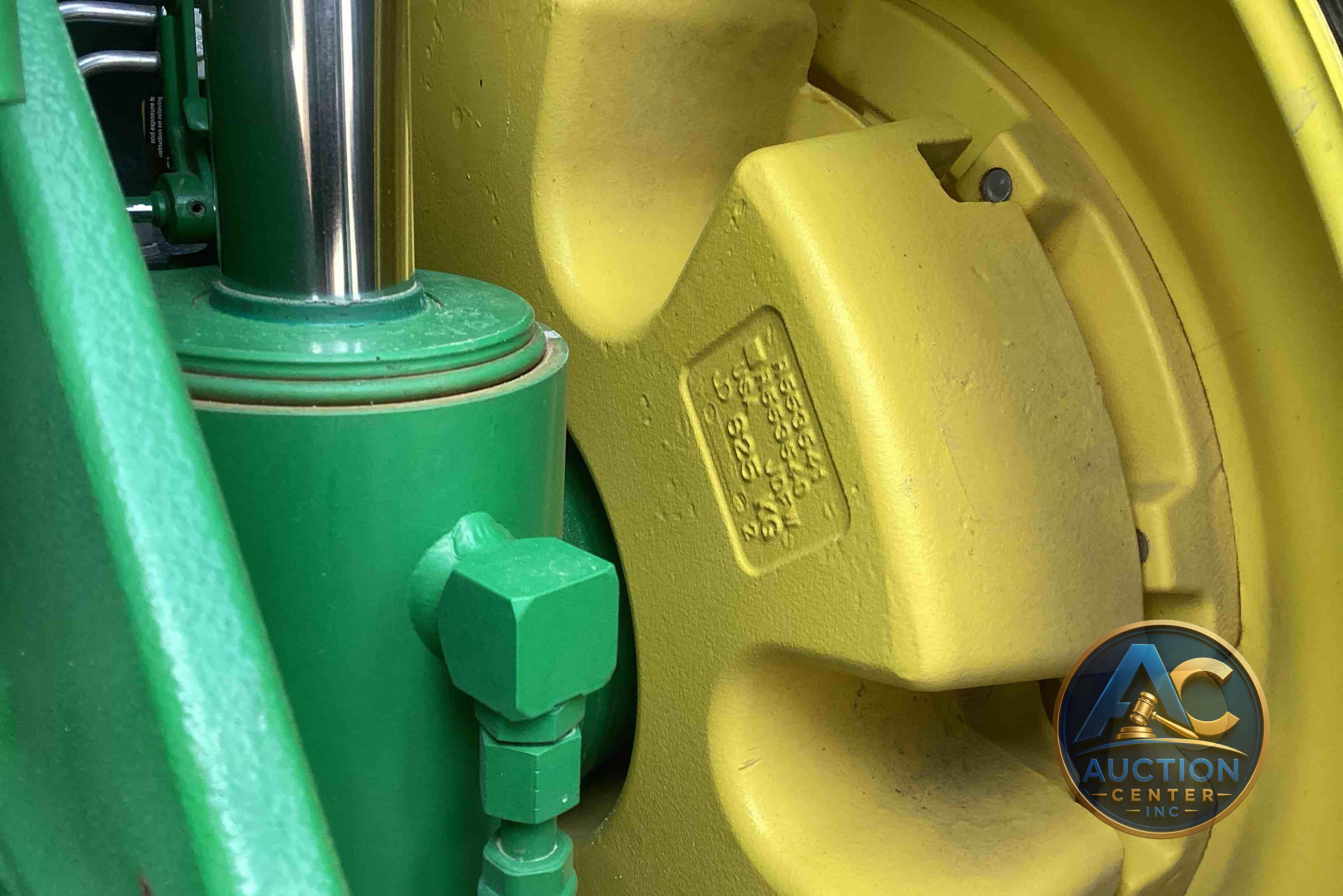 2019 John Deere 8320R