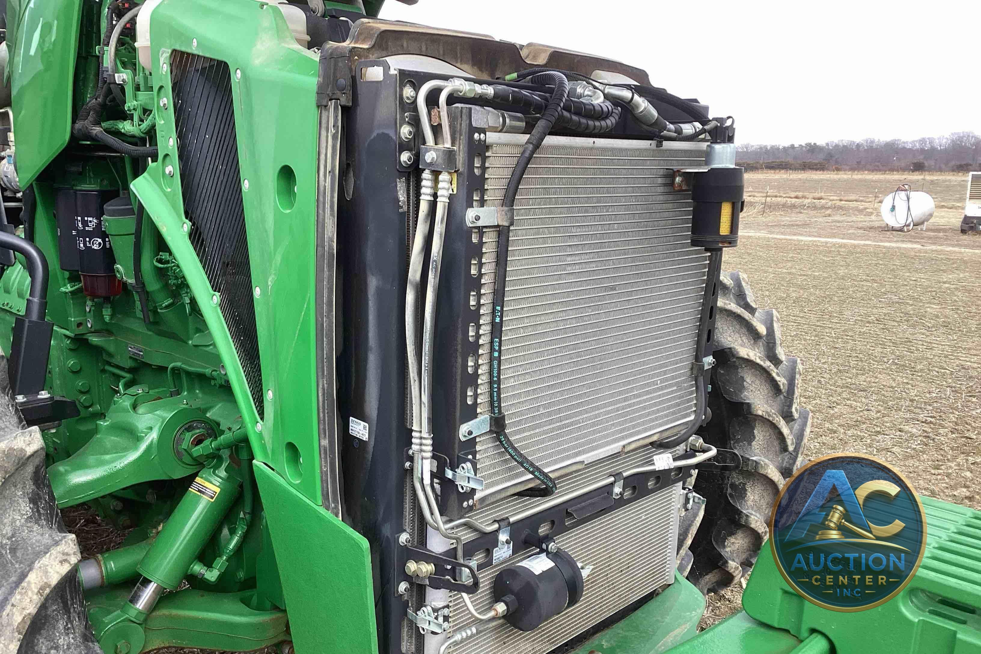 2019 John Deere 8320R