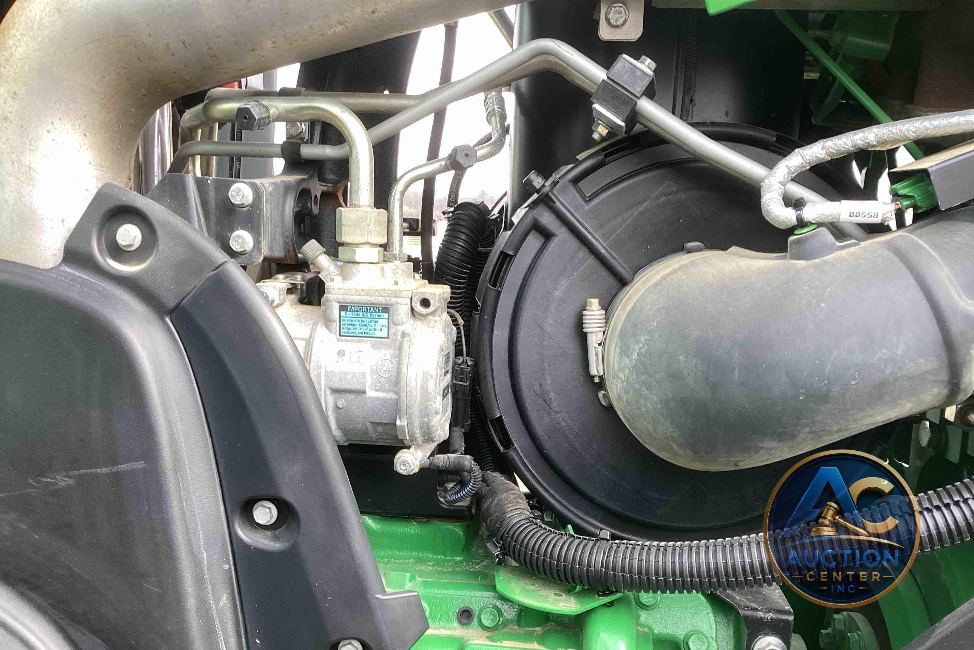 2019 John Deere 8320R