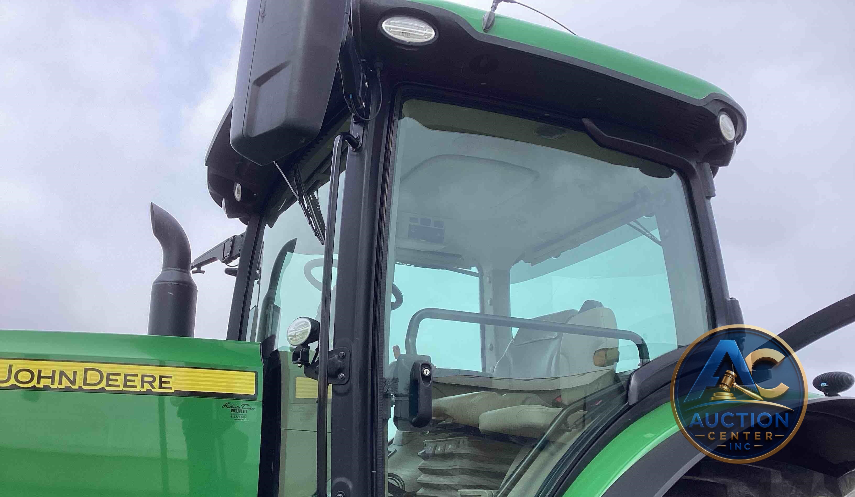 2019 John Deere 8320R