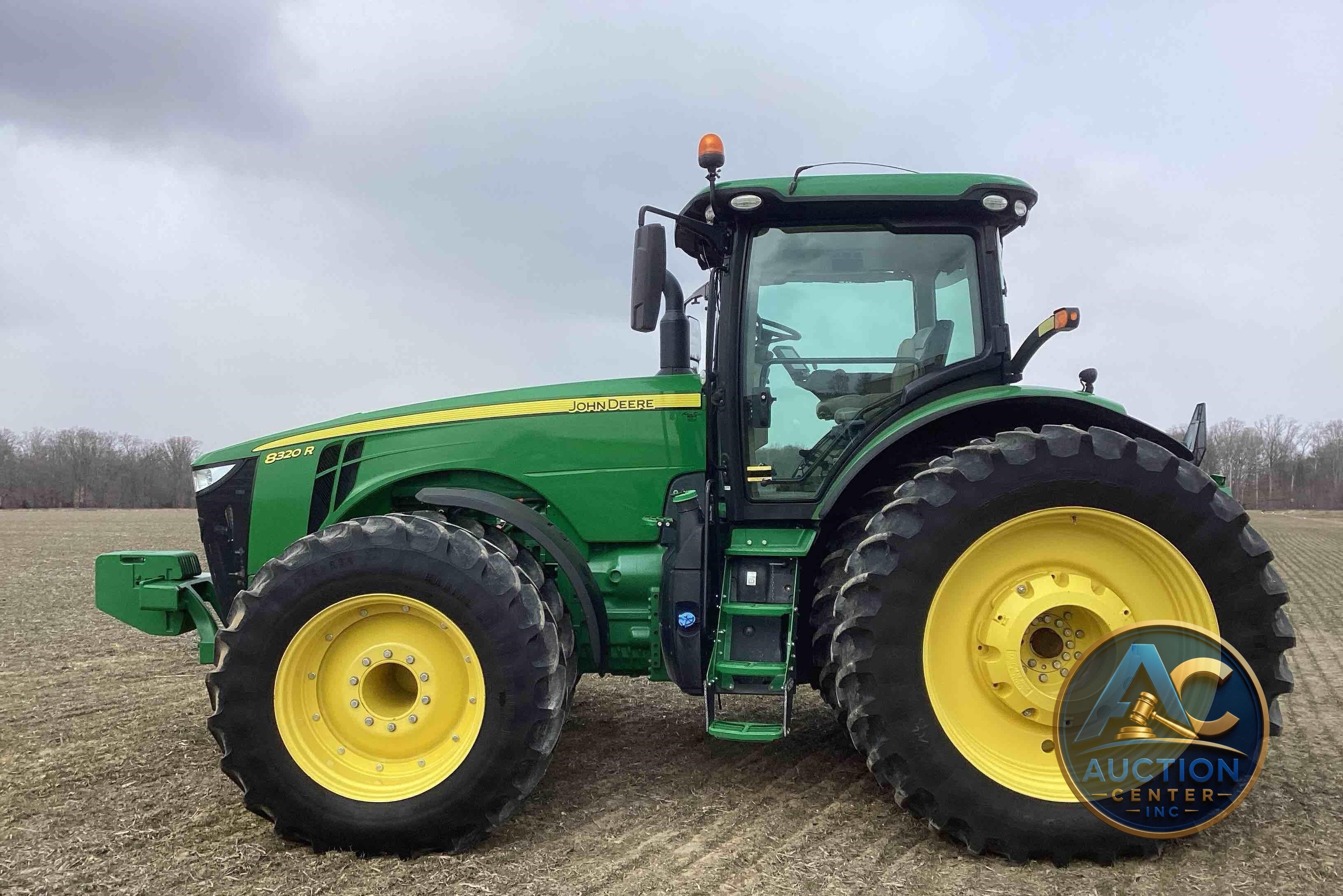 2019 John Deere 8320R
