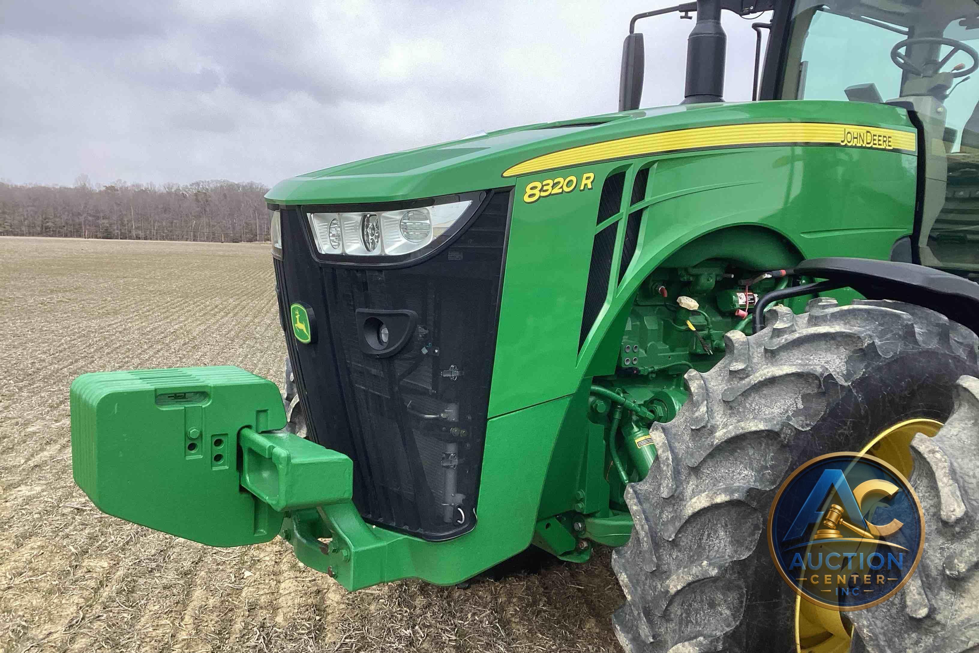 2019 John Deere 8320R