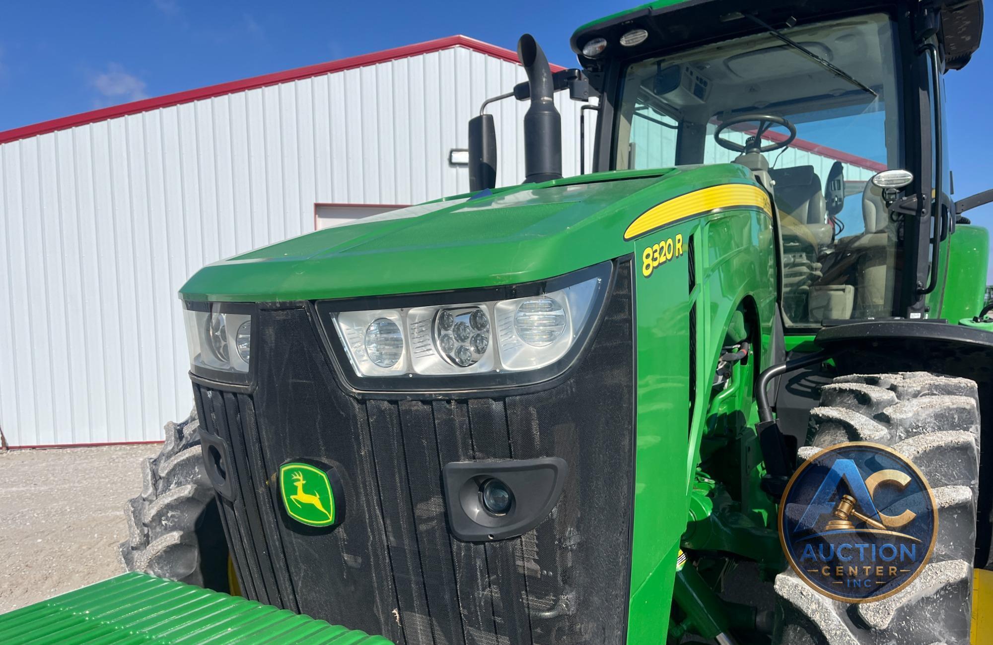 2019 John Deere 8320R