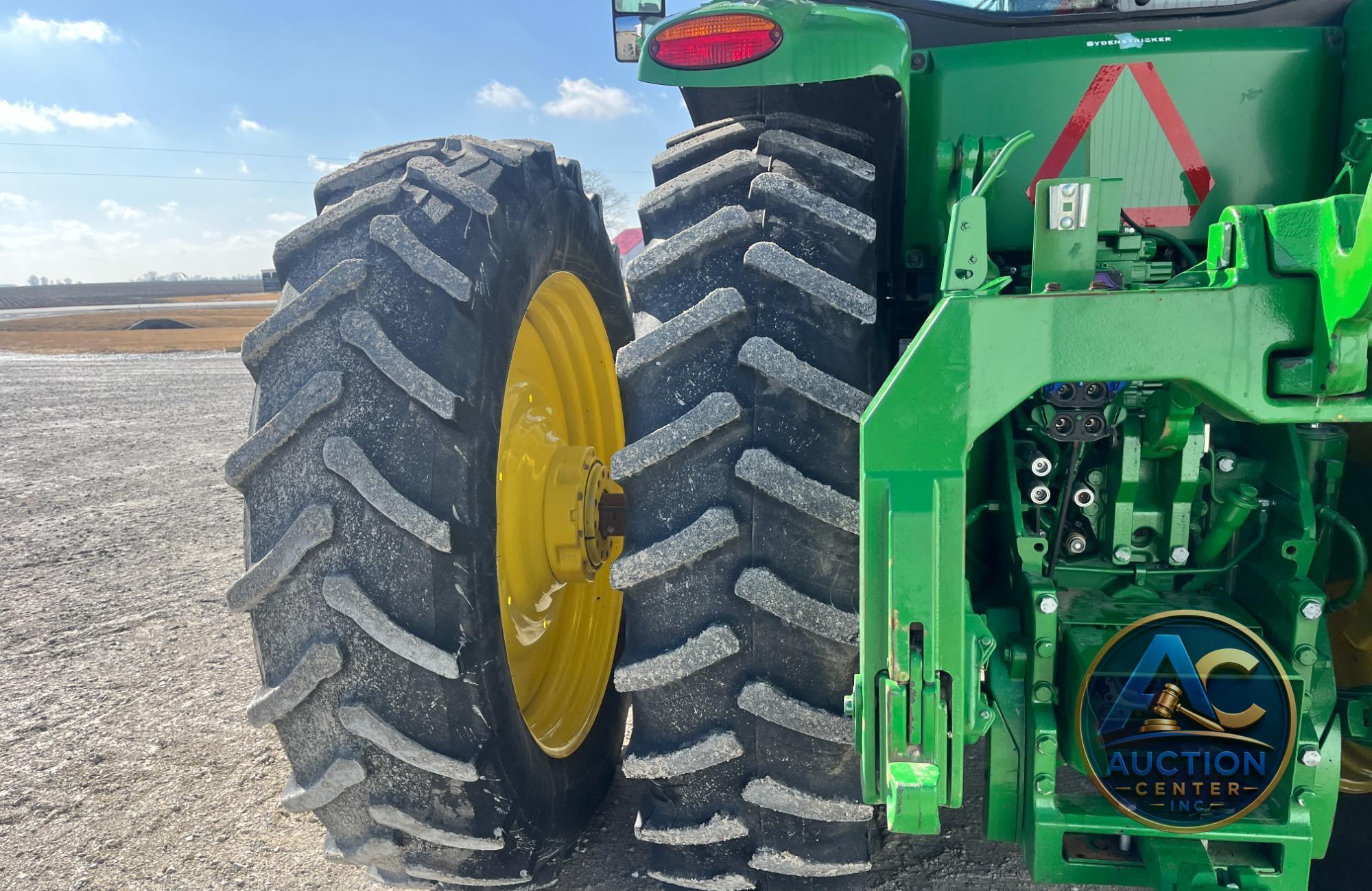 2019 John Deere 8320R