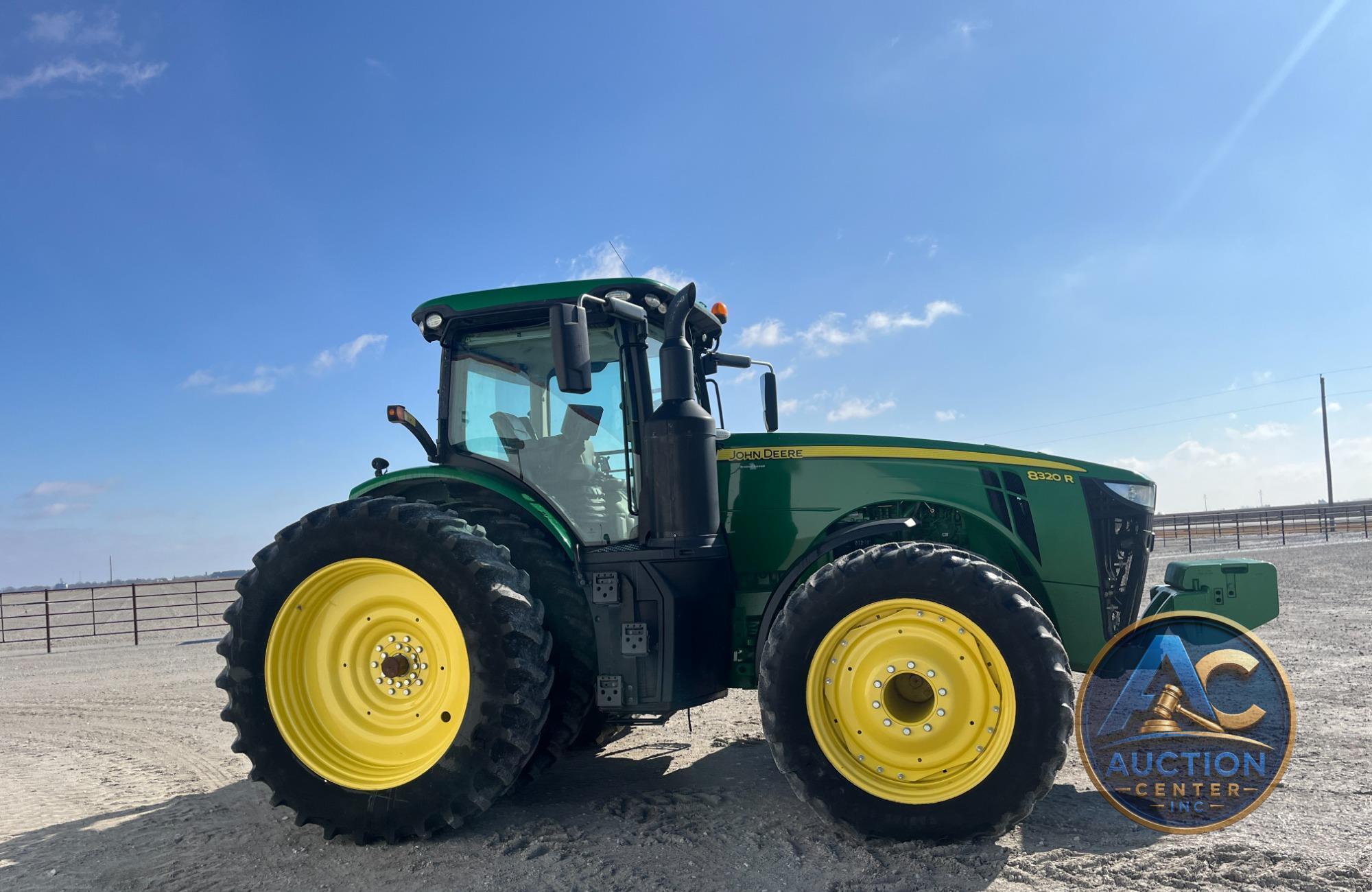2019 John Deere 8320R