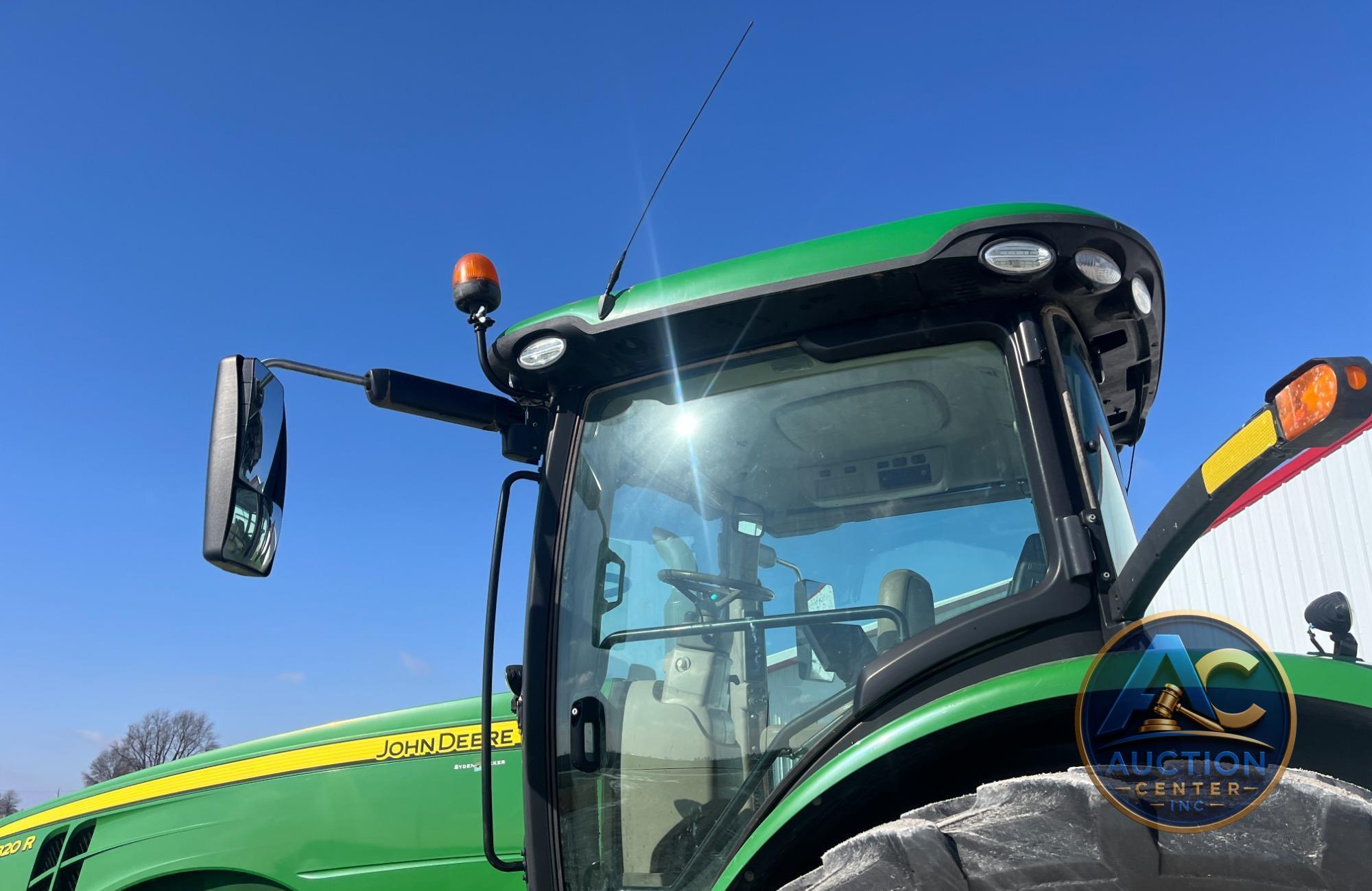 2019 John Deere 8320R