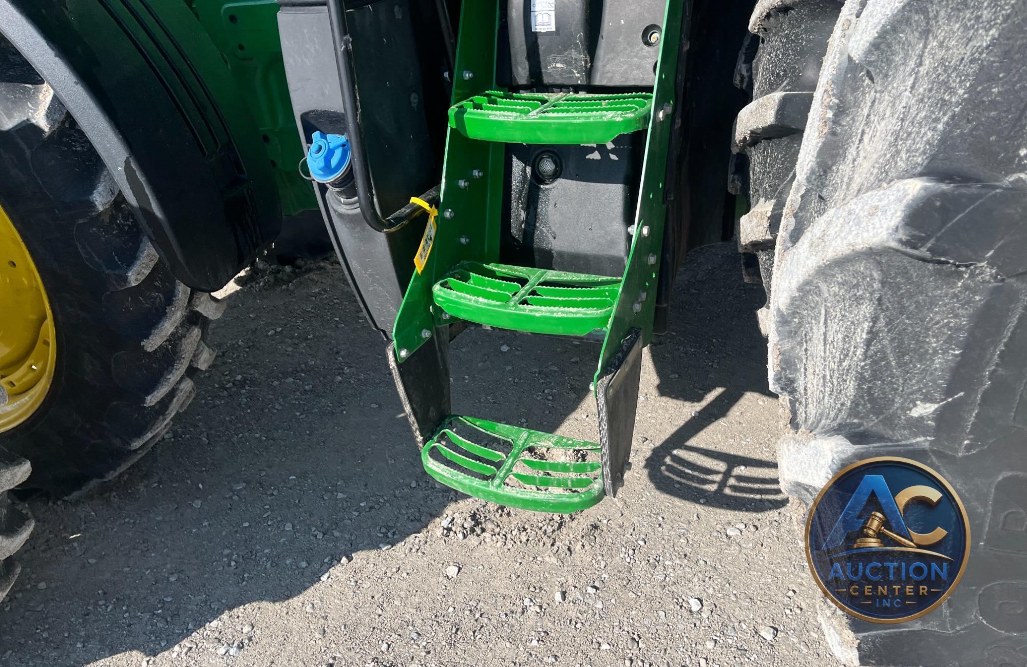 2019 John Deere 8320R