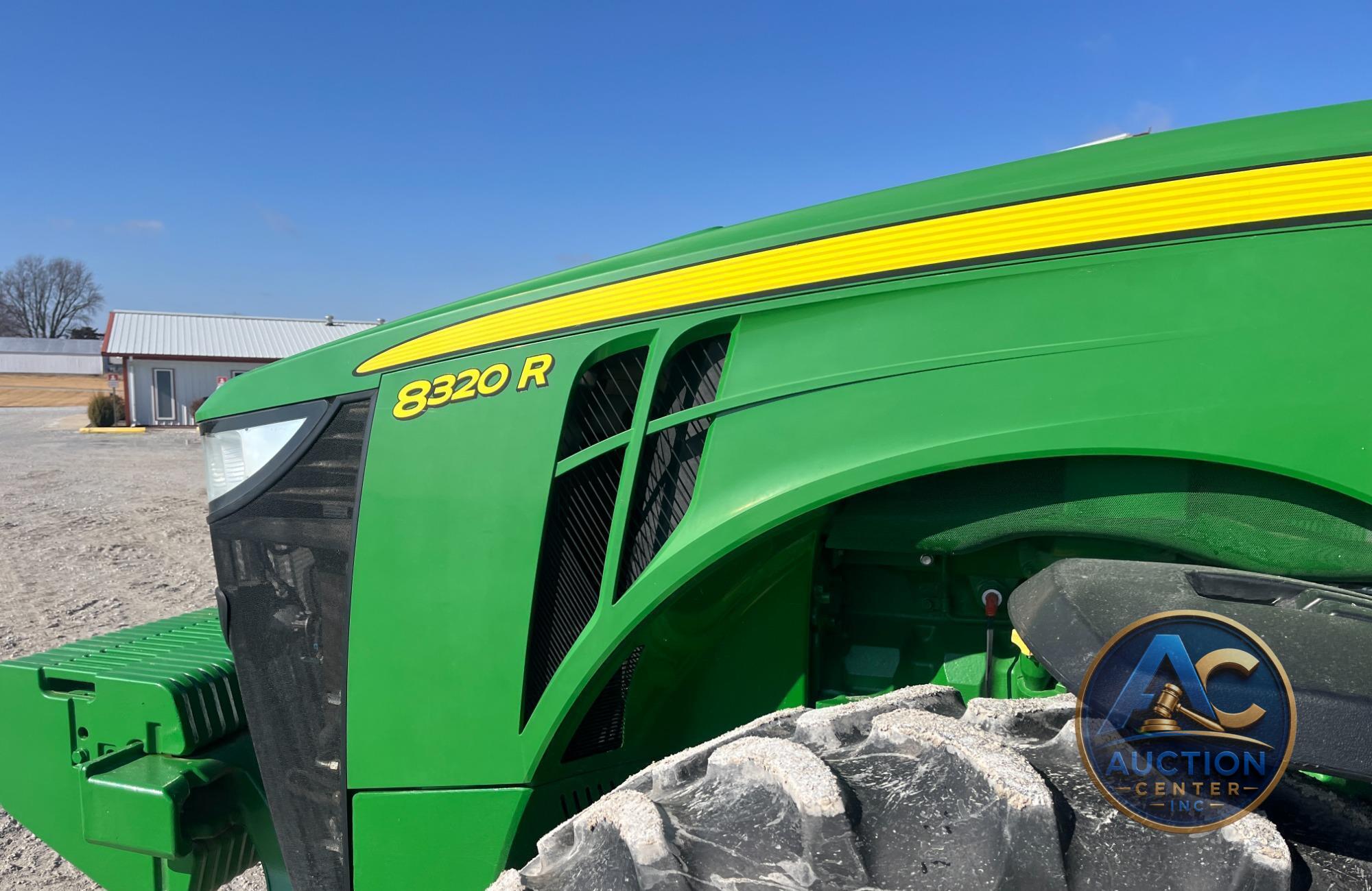 2019 John Deere 8320R