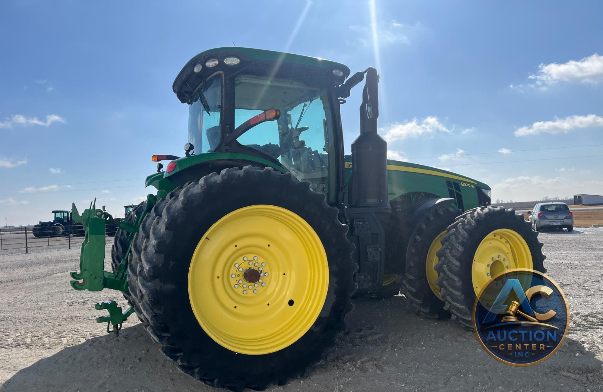 2019 John Deere 8320R