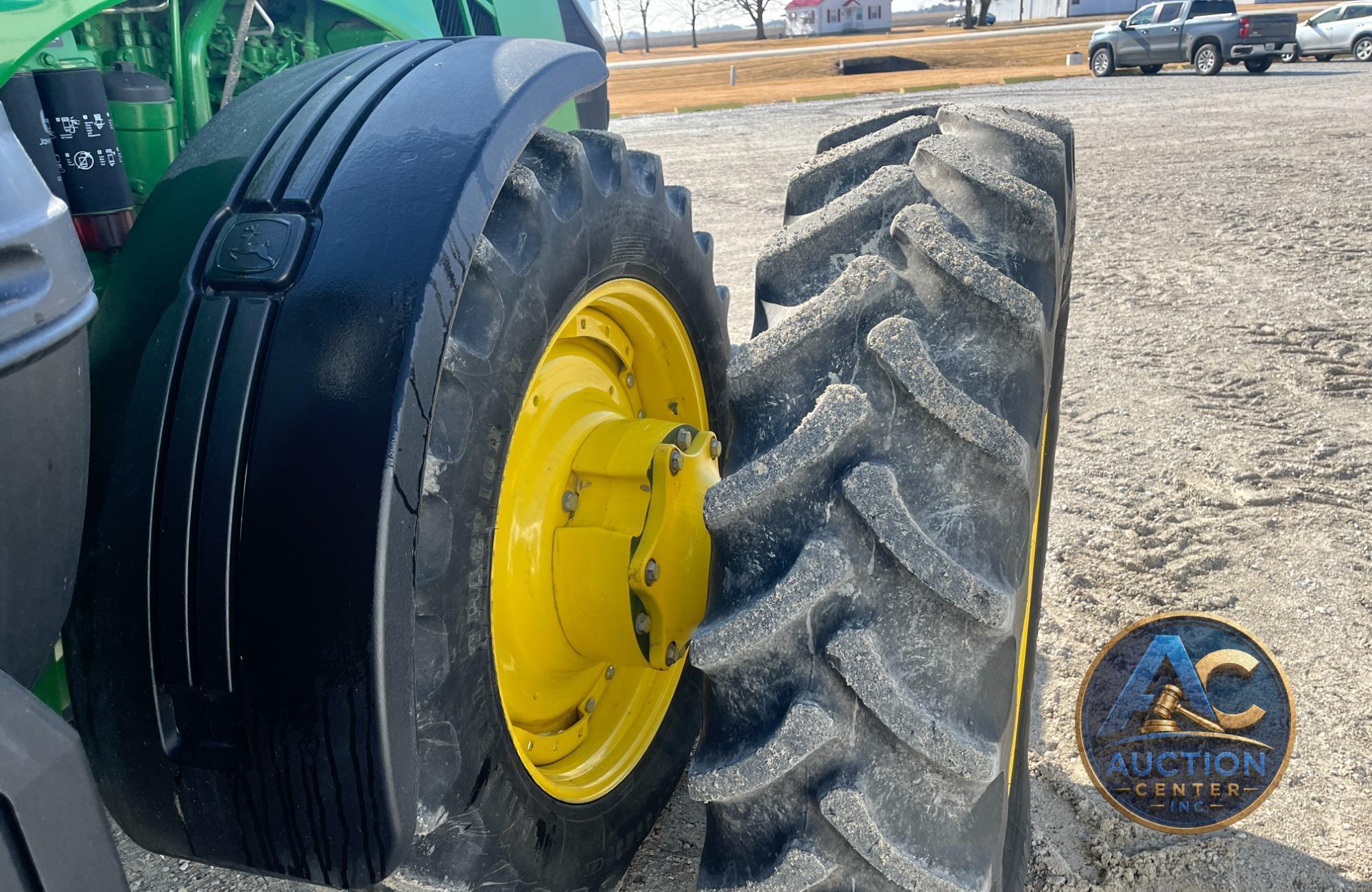 2019 John Deere 8320R
