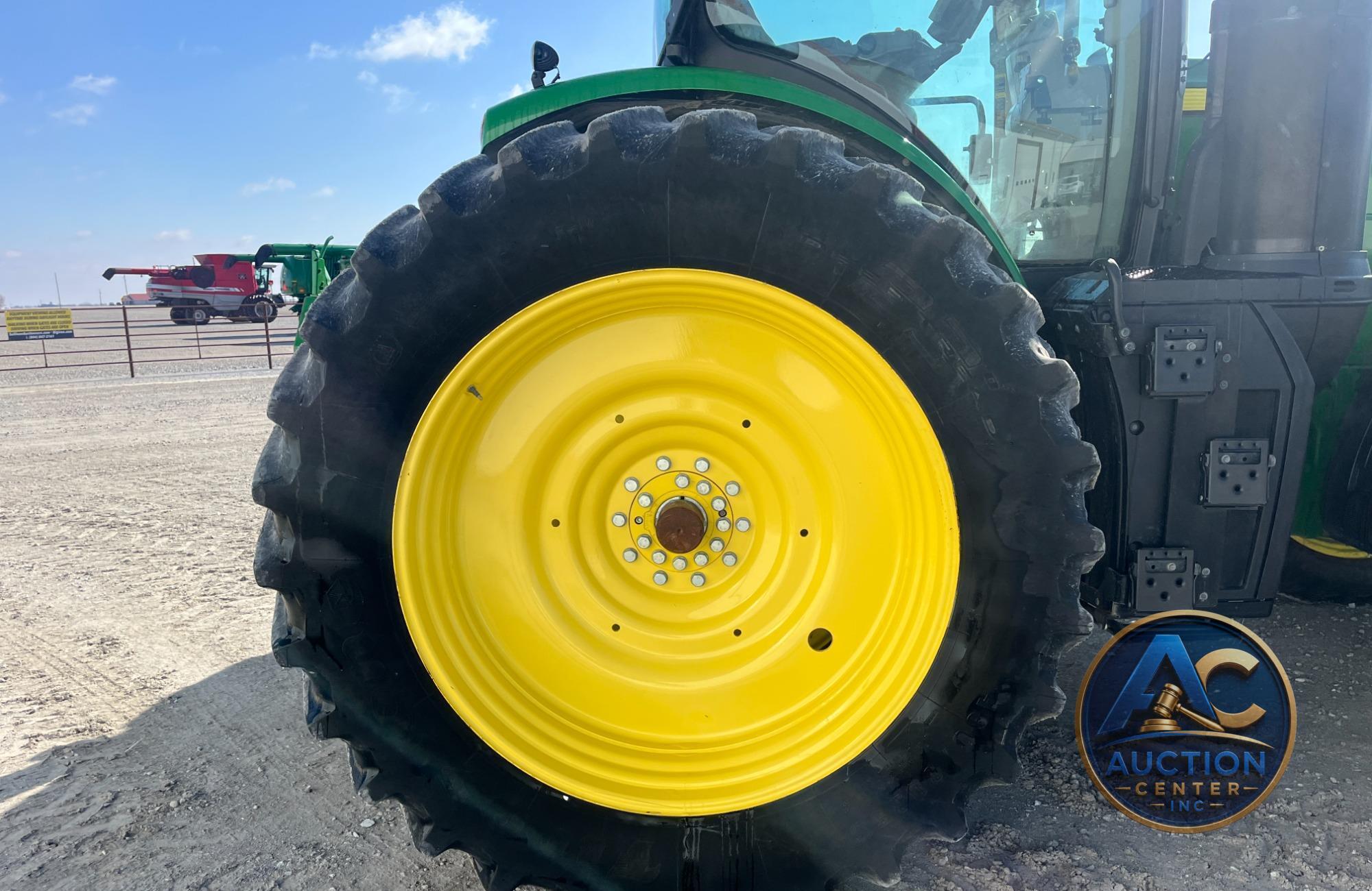 2019 John Deere 8320R