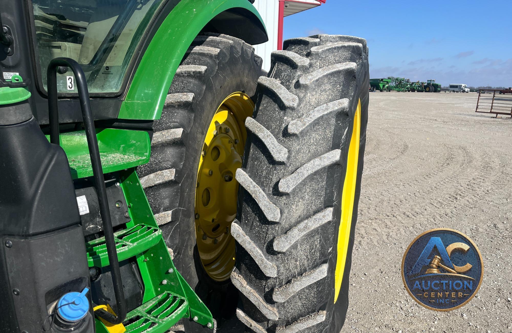 2019 John Deere 8320R