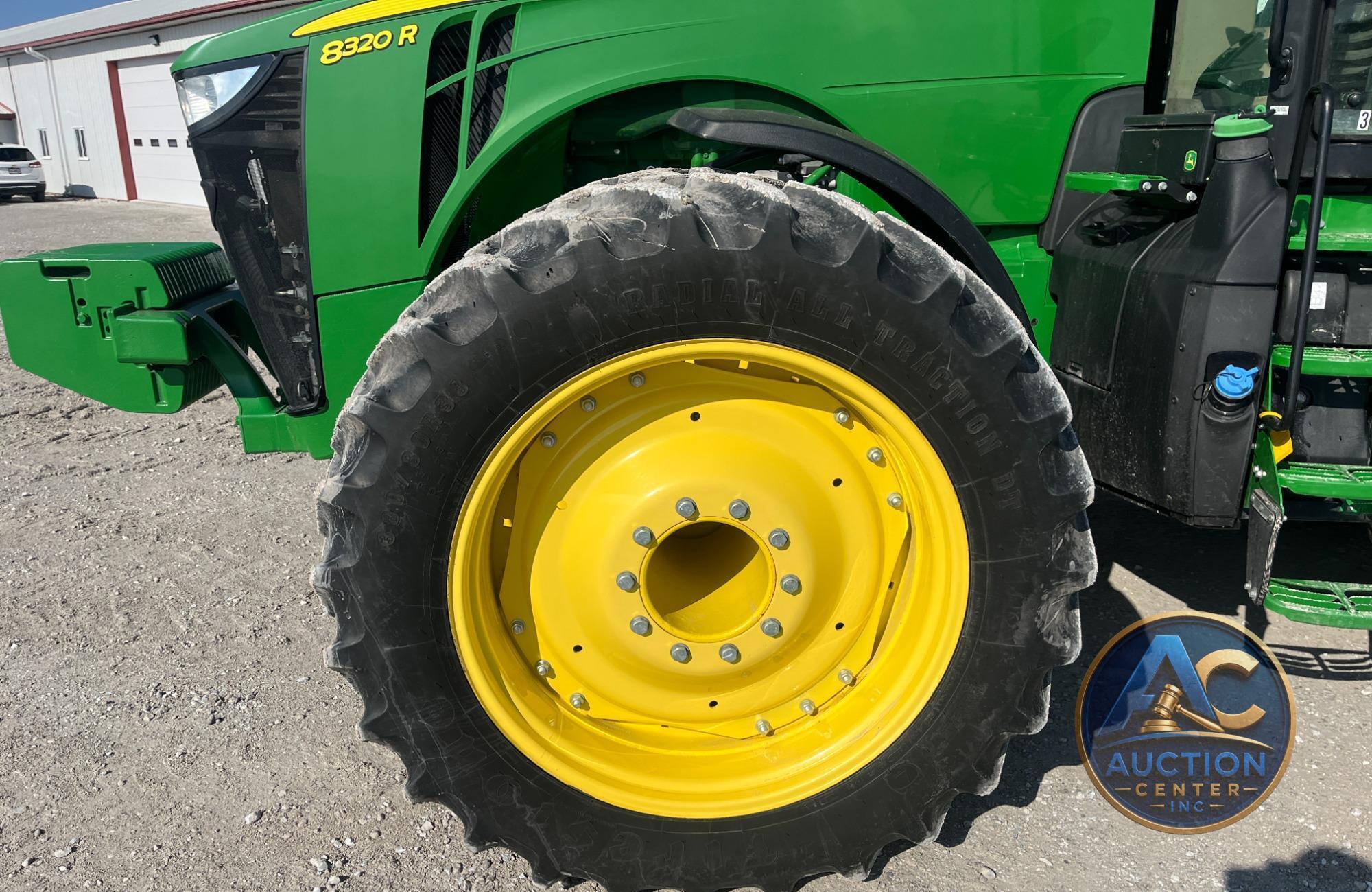 2019 John Deere 8320R