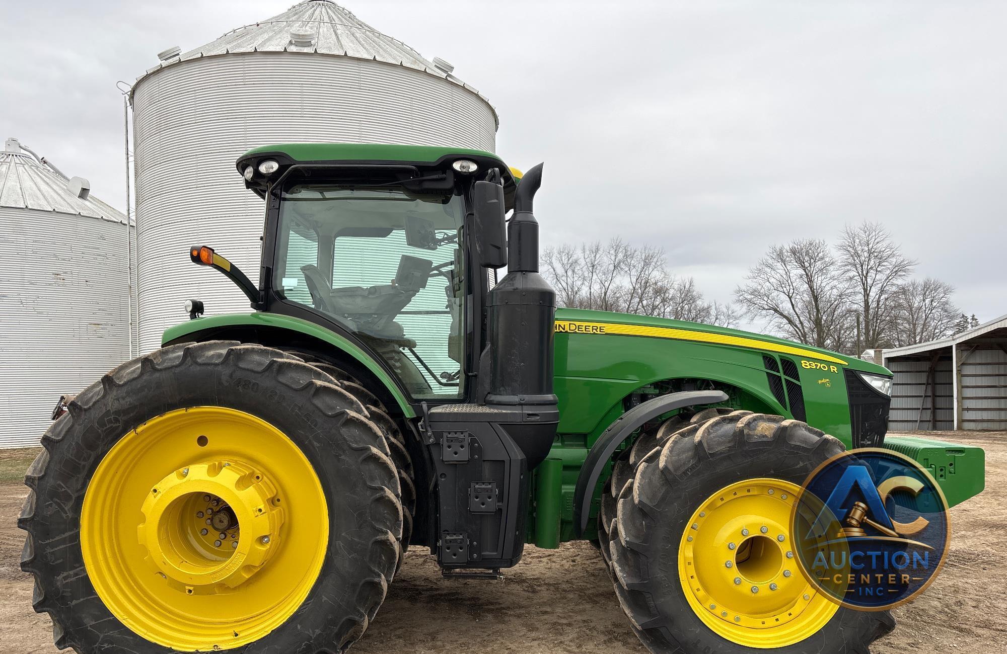 2017 John Deere 8370R