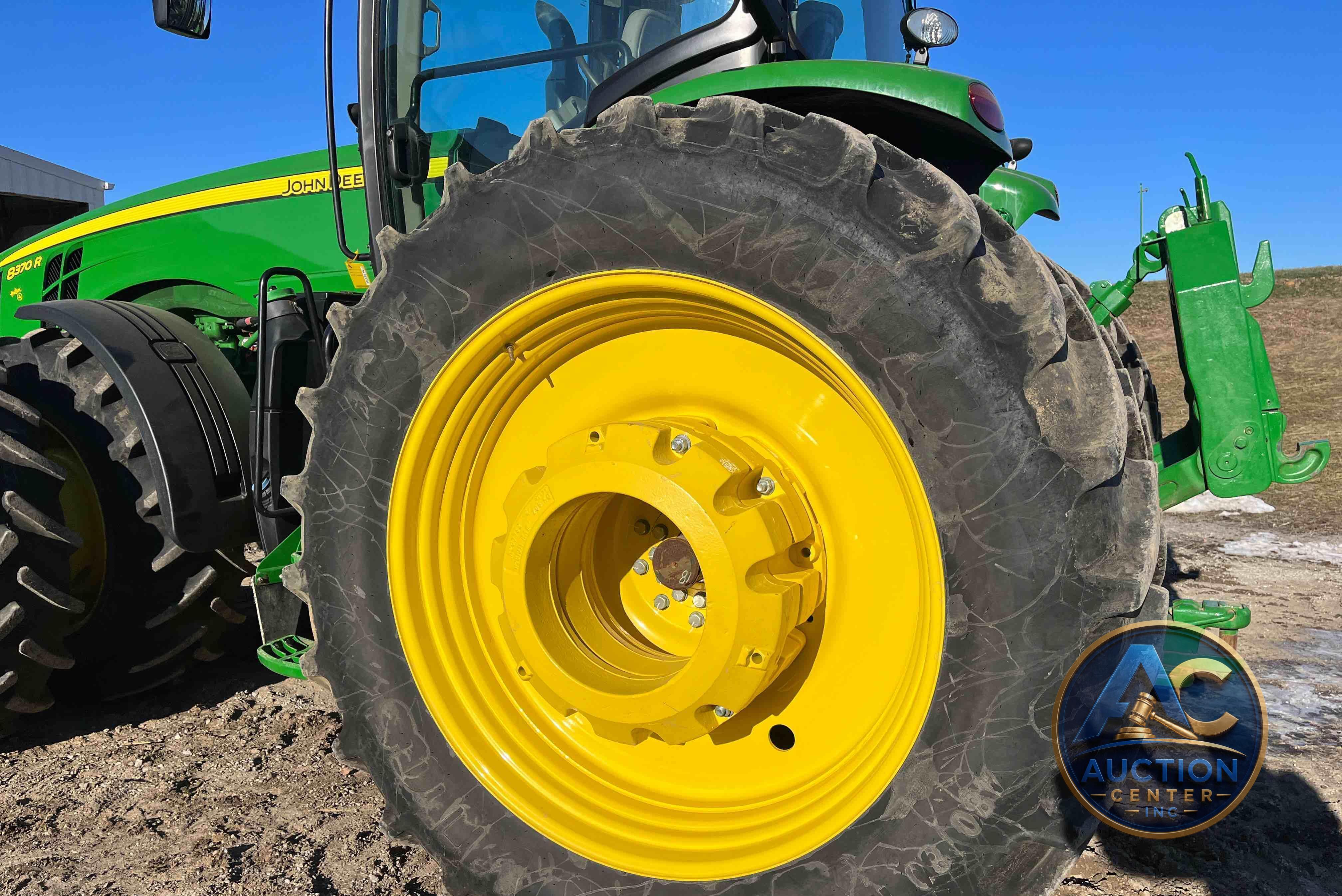 2017 John Deere 8370R