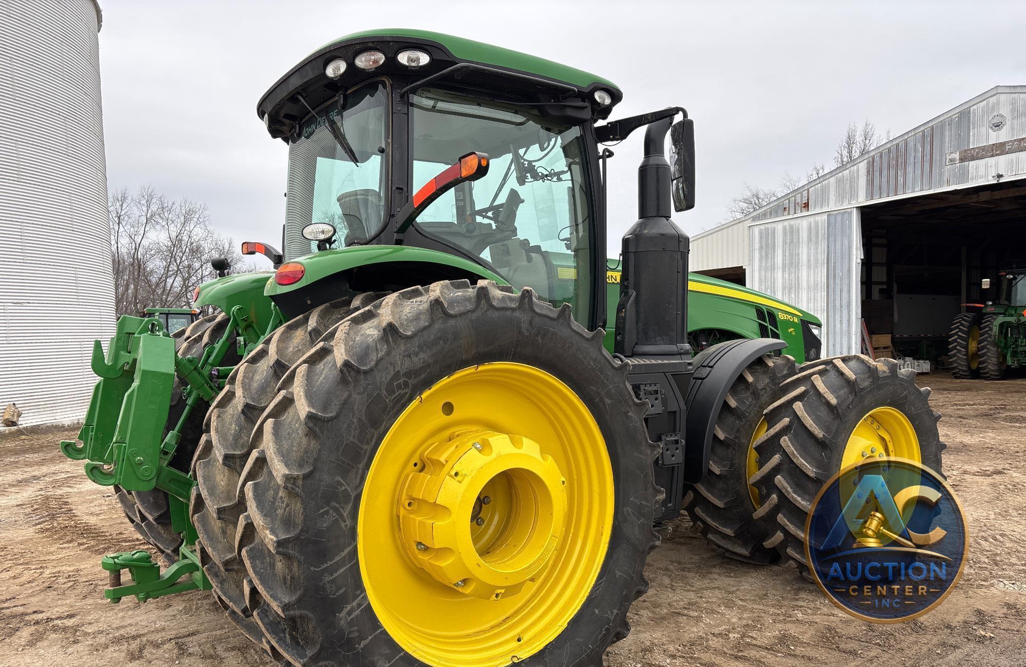 2017 John Deere 8370R