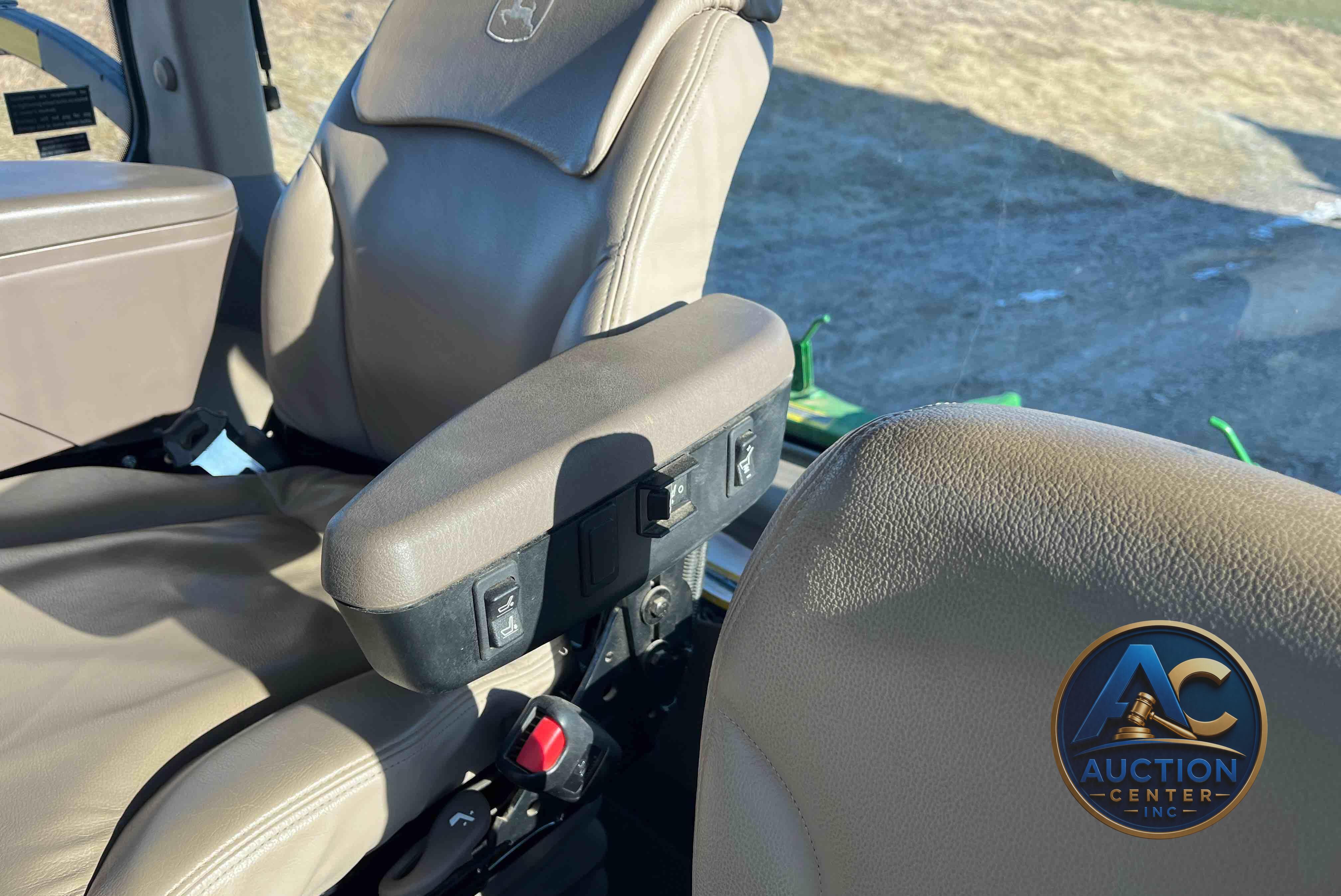 2017 John Deere 8370R