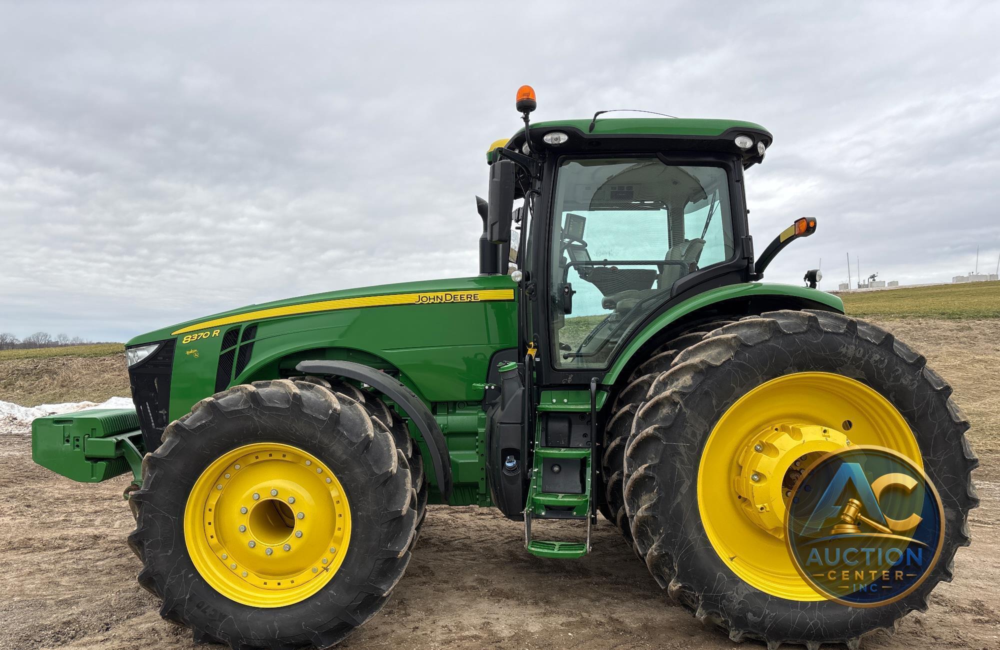 2017 John Deere 8370R