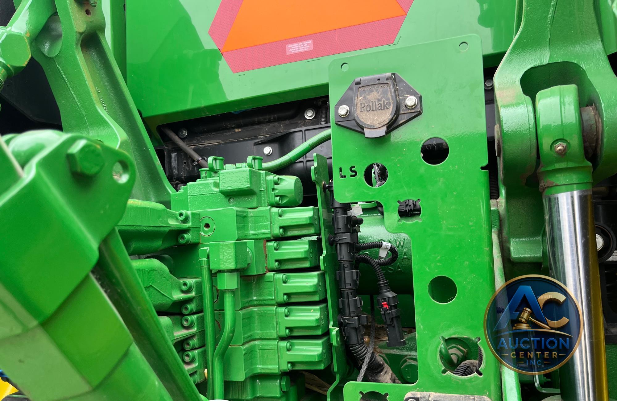 2022 John Deere 8R 280
