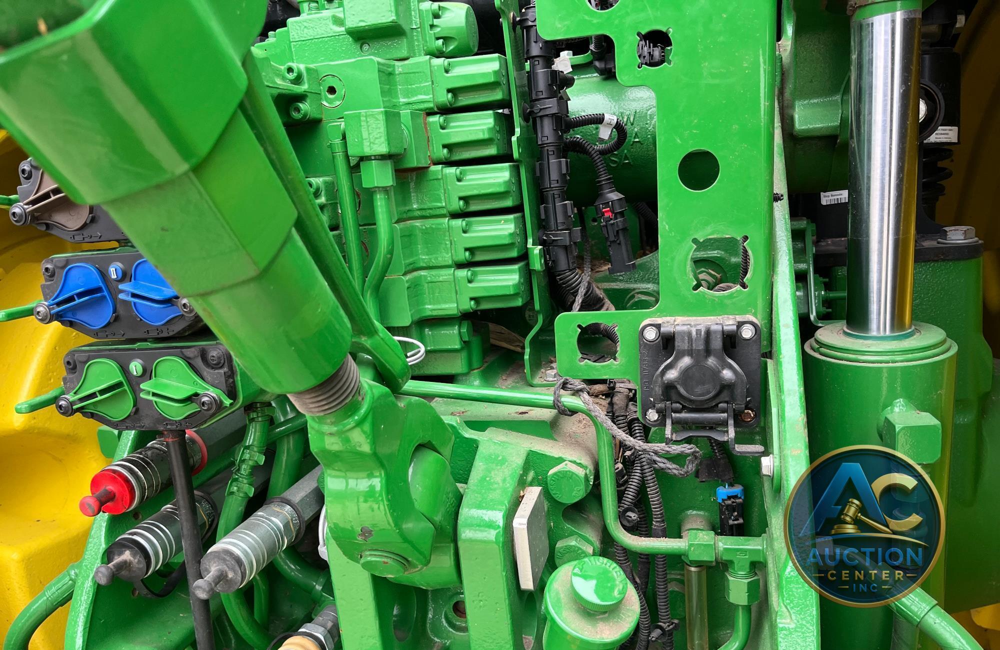 2022 John Deere 8R 280