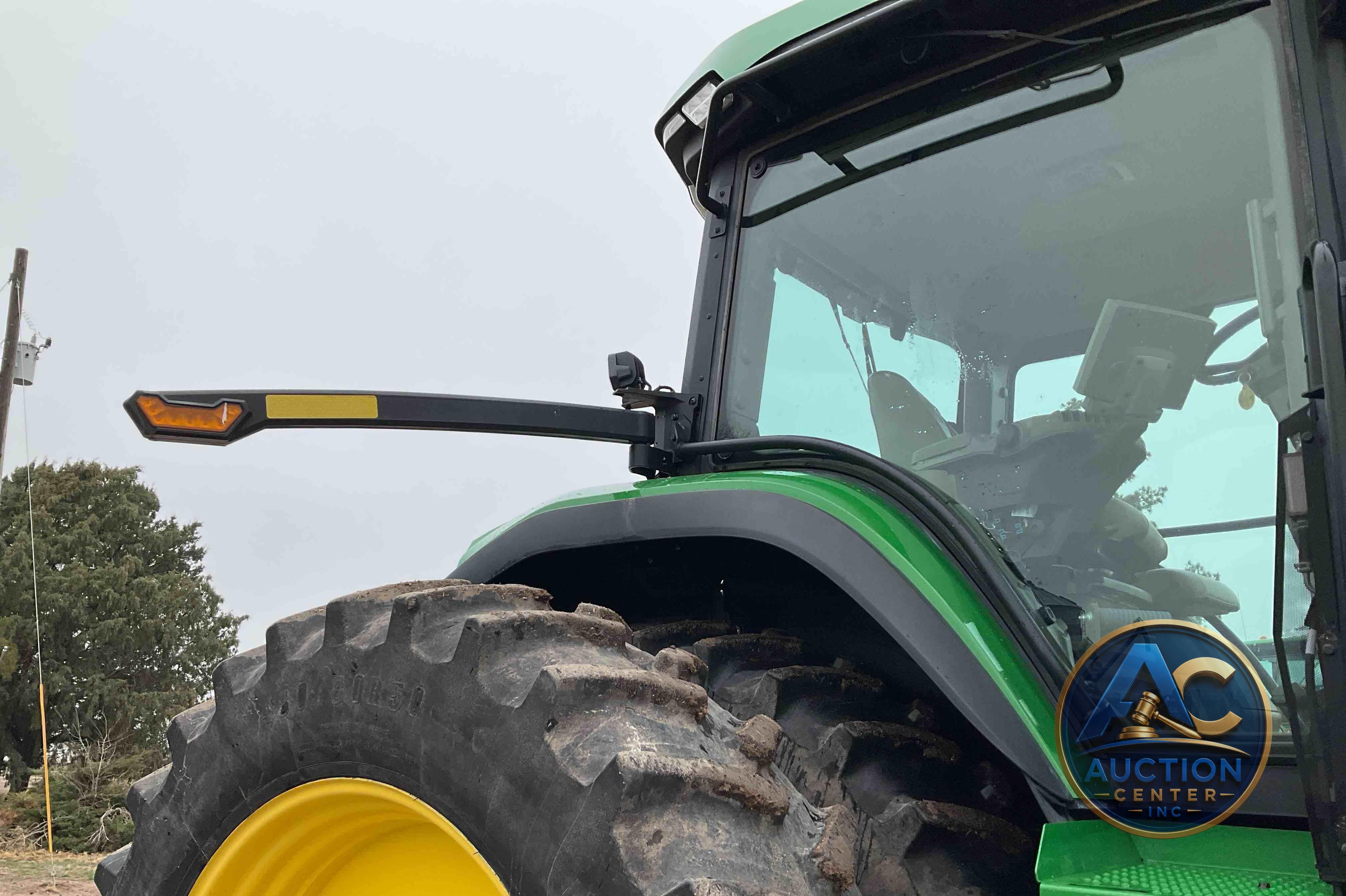 2020 John Deere 8R 370