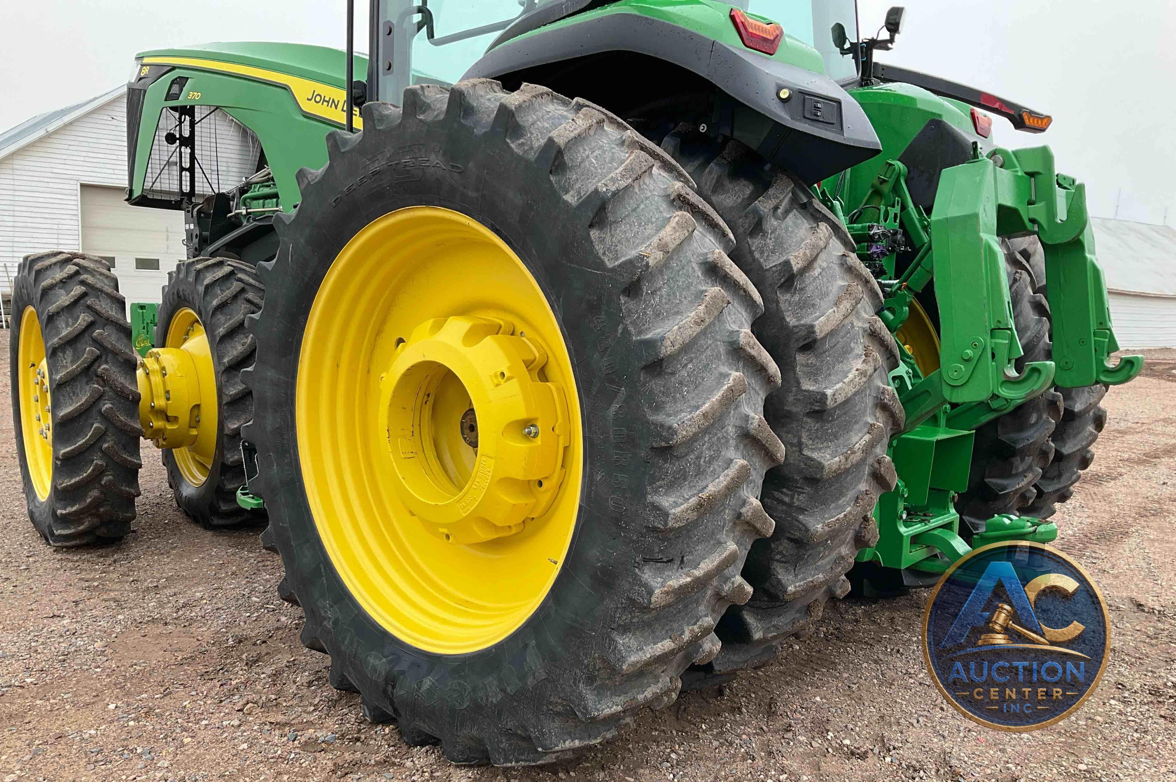 2020 John Deere 8R 370