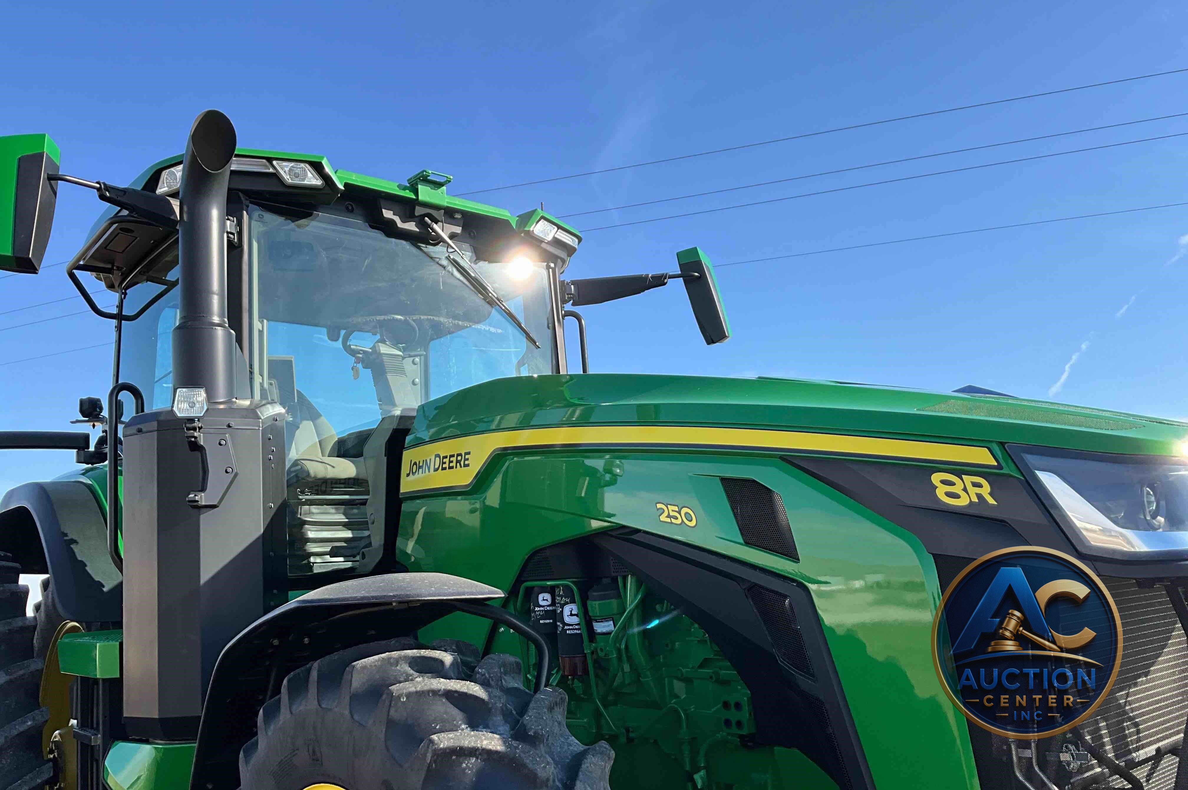 2022 John Deere 8R 250