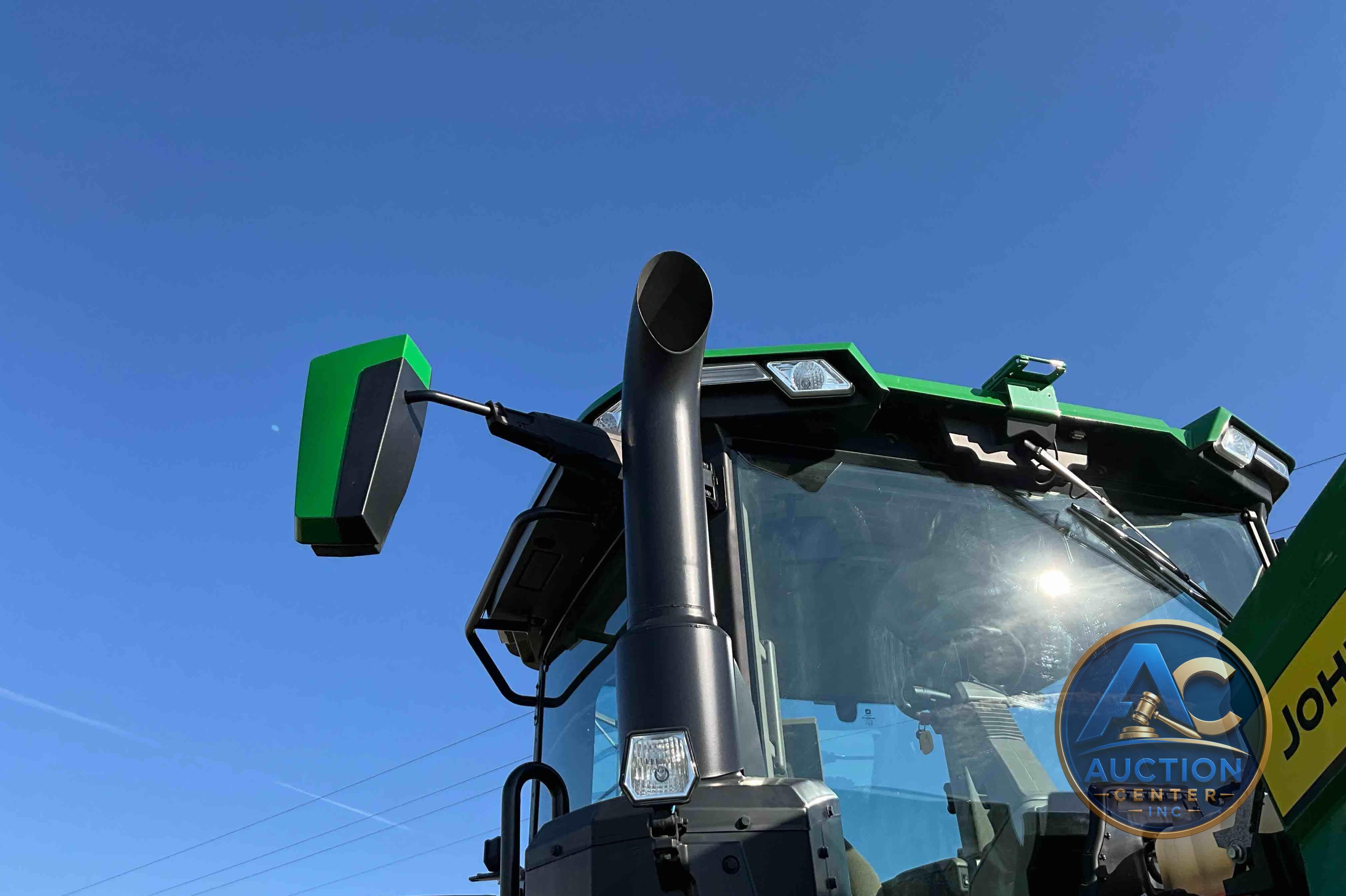 2022 John Deere 8R 250