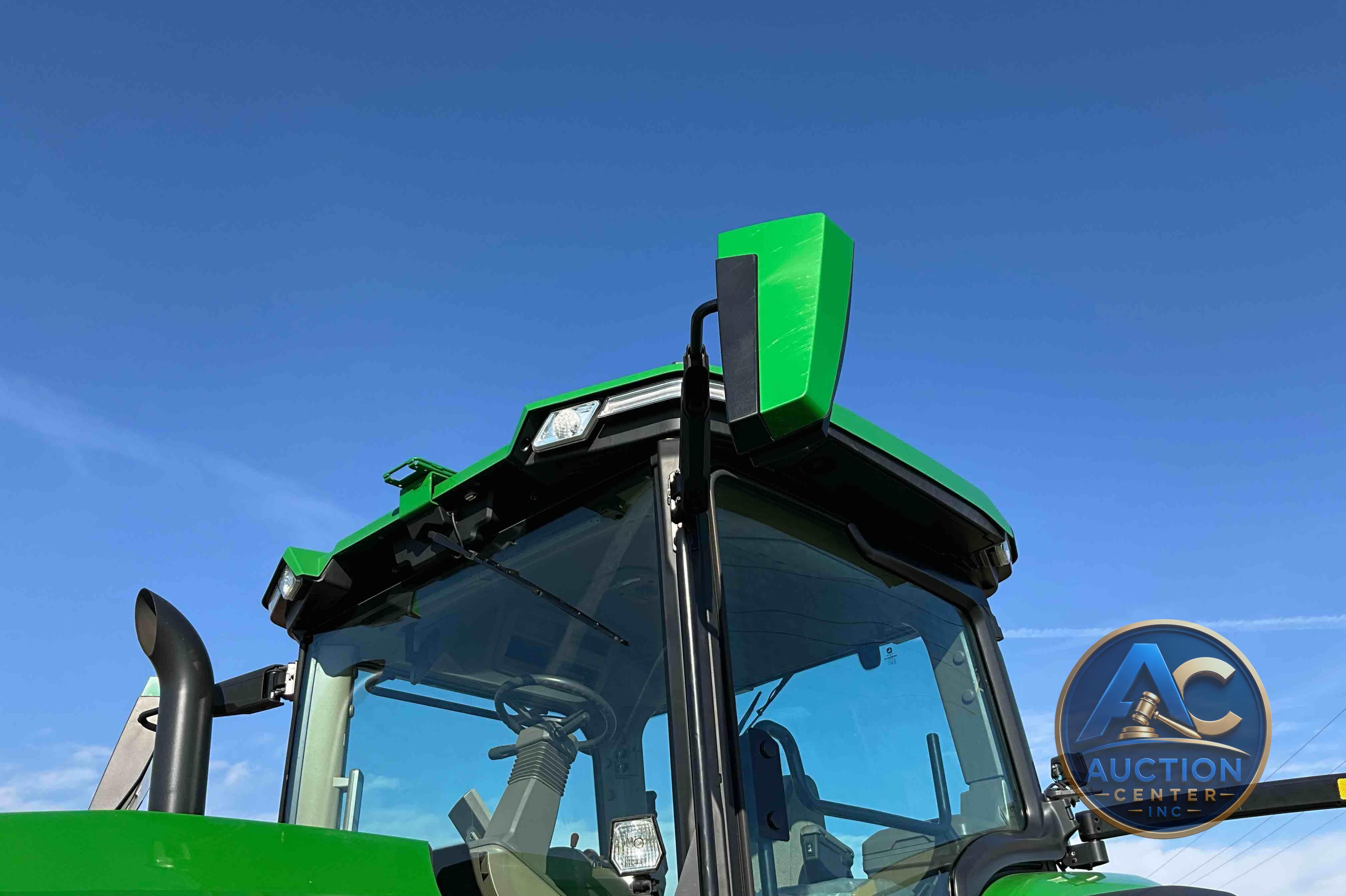 2022 John Deere 8R 250