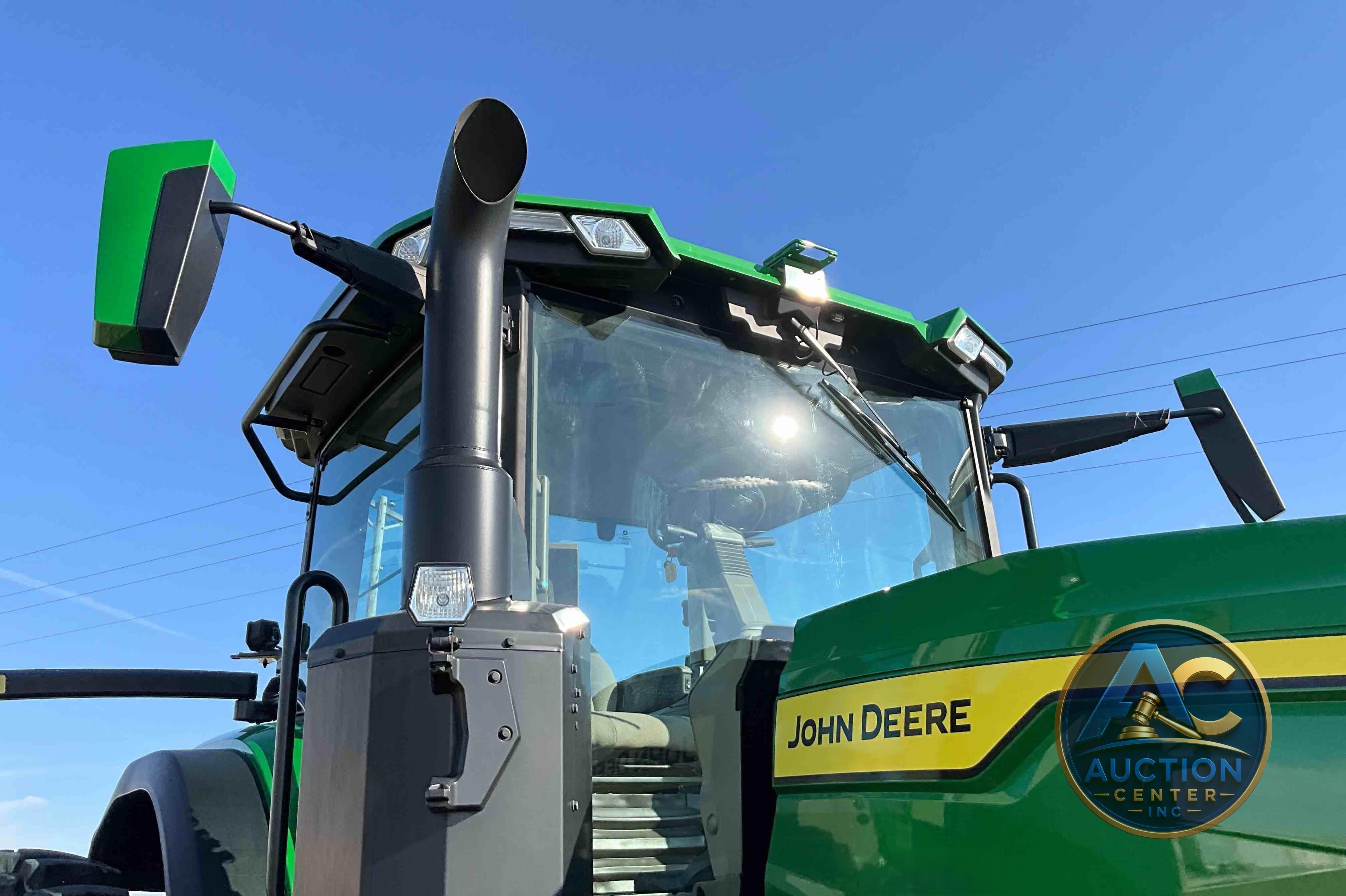 2022 John Deere 8R 250