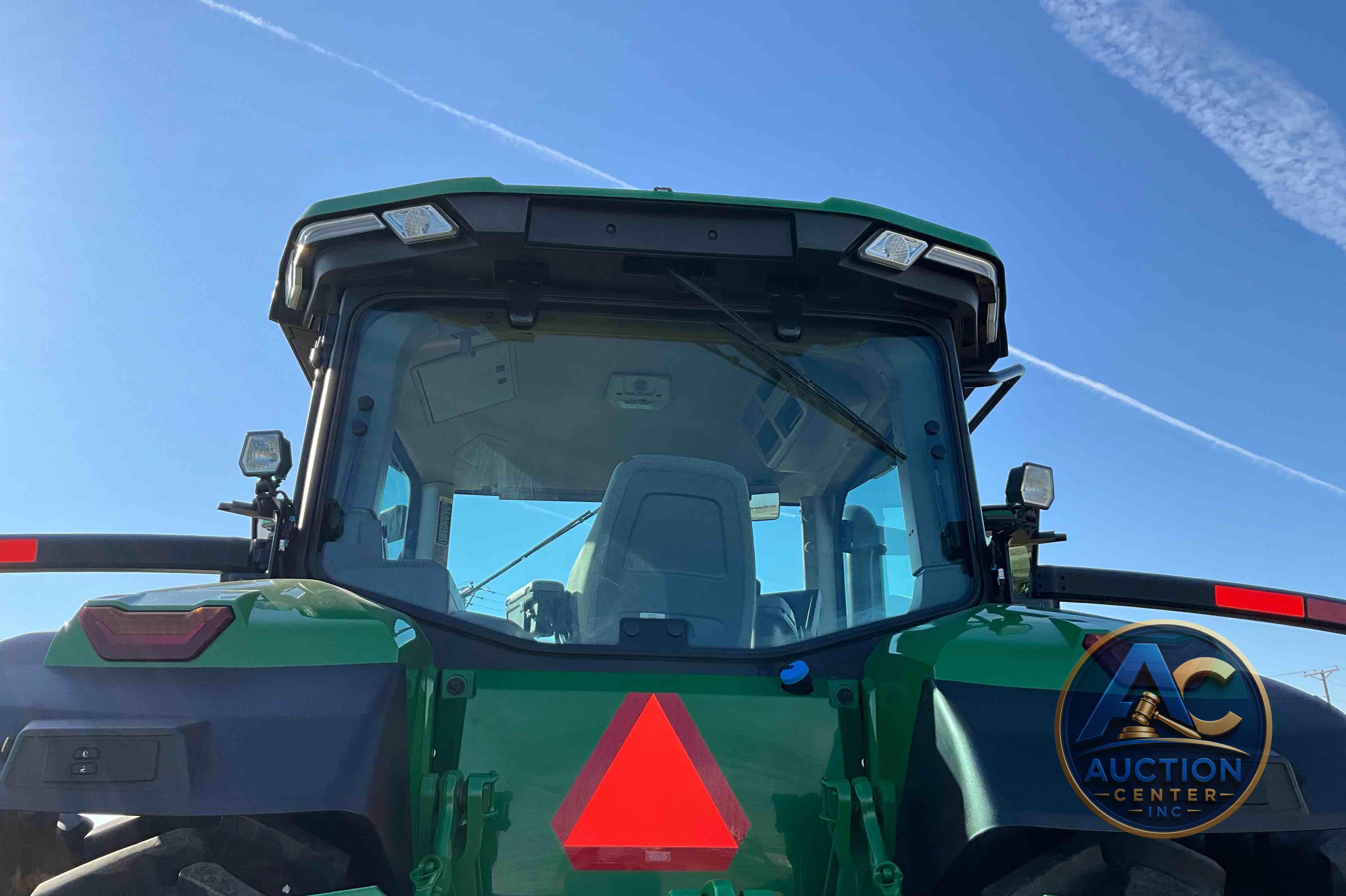 2022 John Deere 8R 250