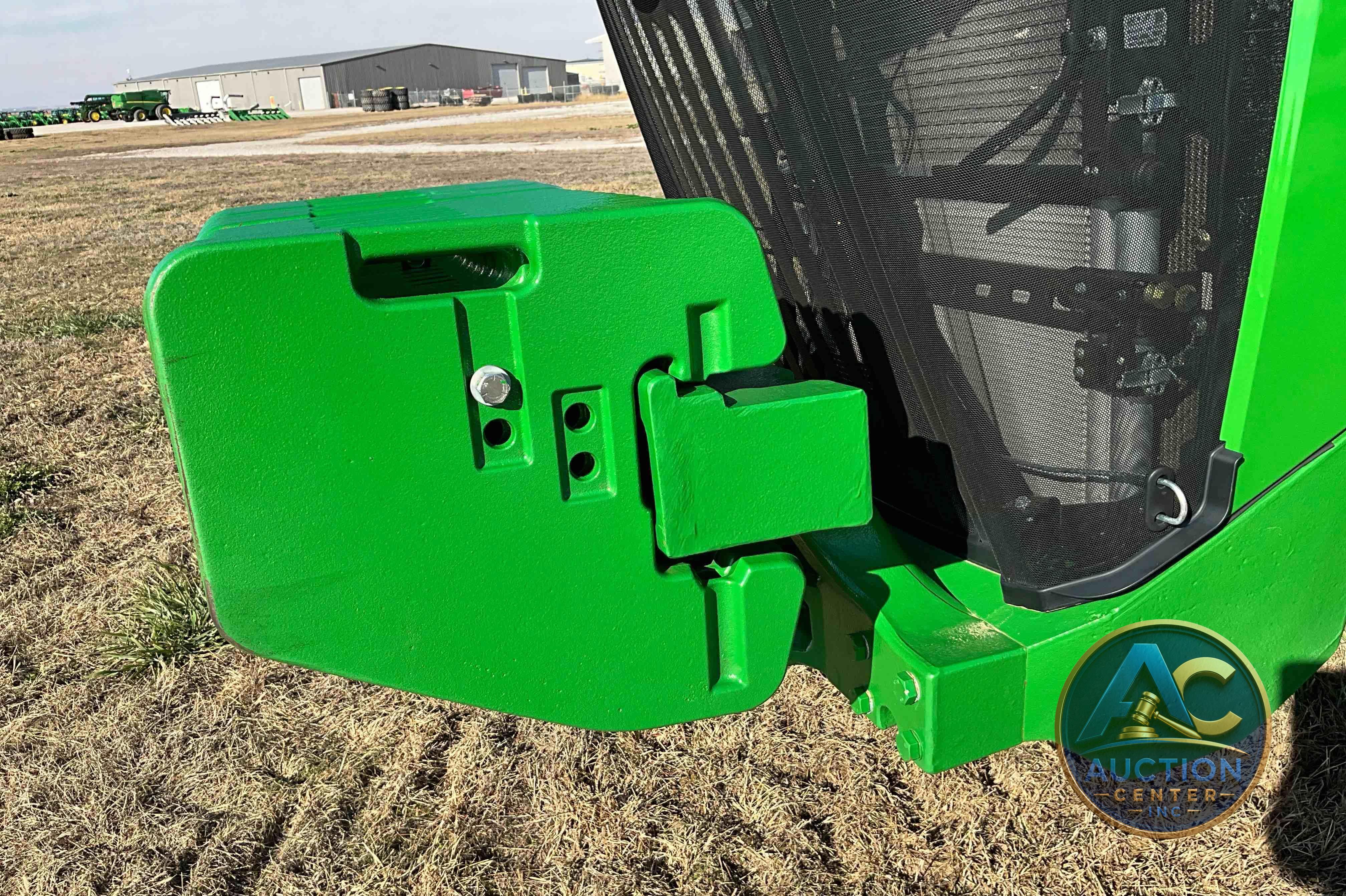 2022 John Deere 8R 250