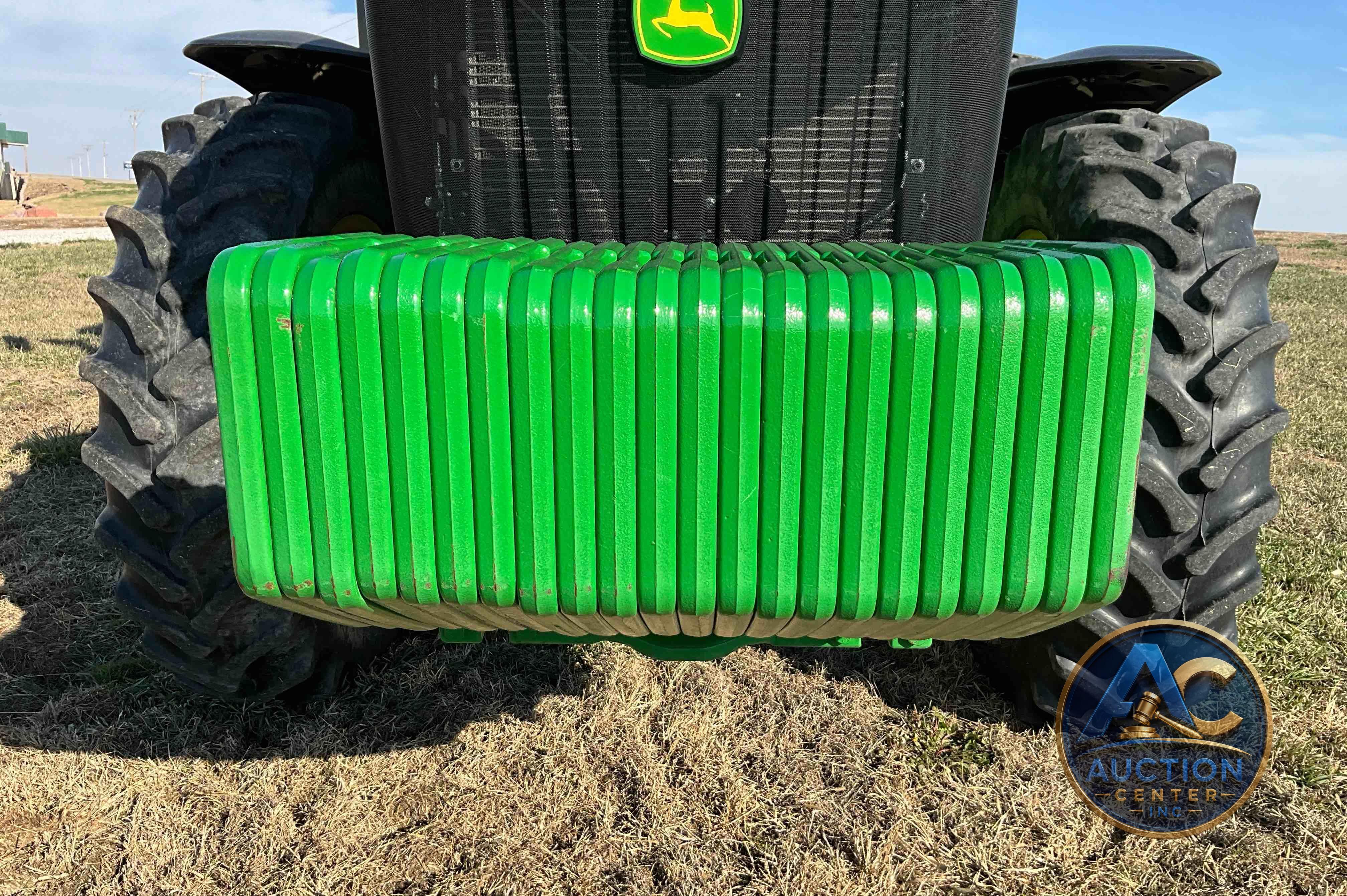 2022 John Deere 8R 250