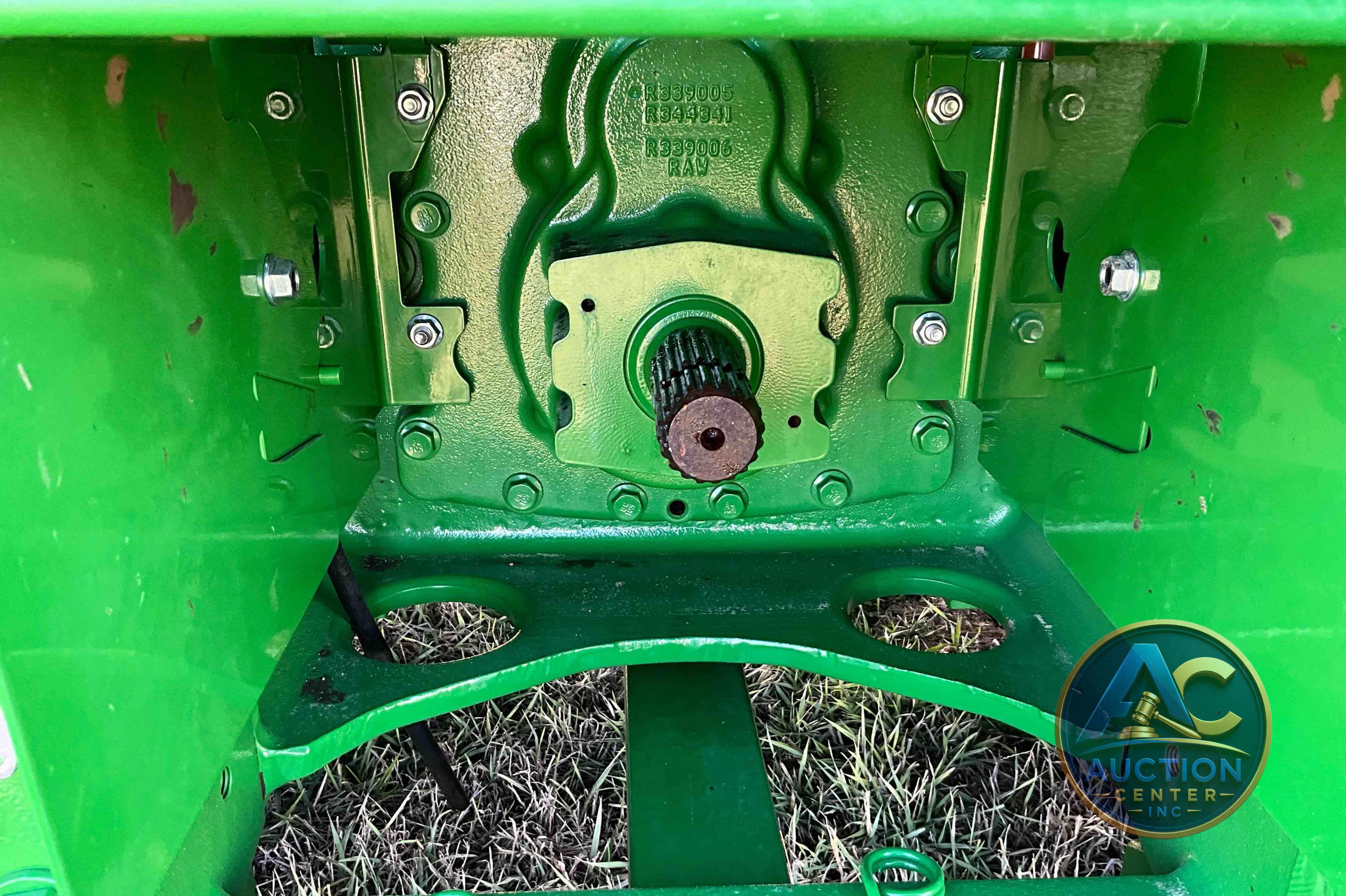 2022 John Deere 8R 250