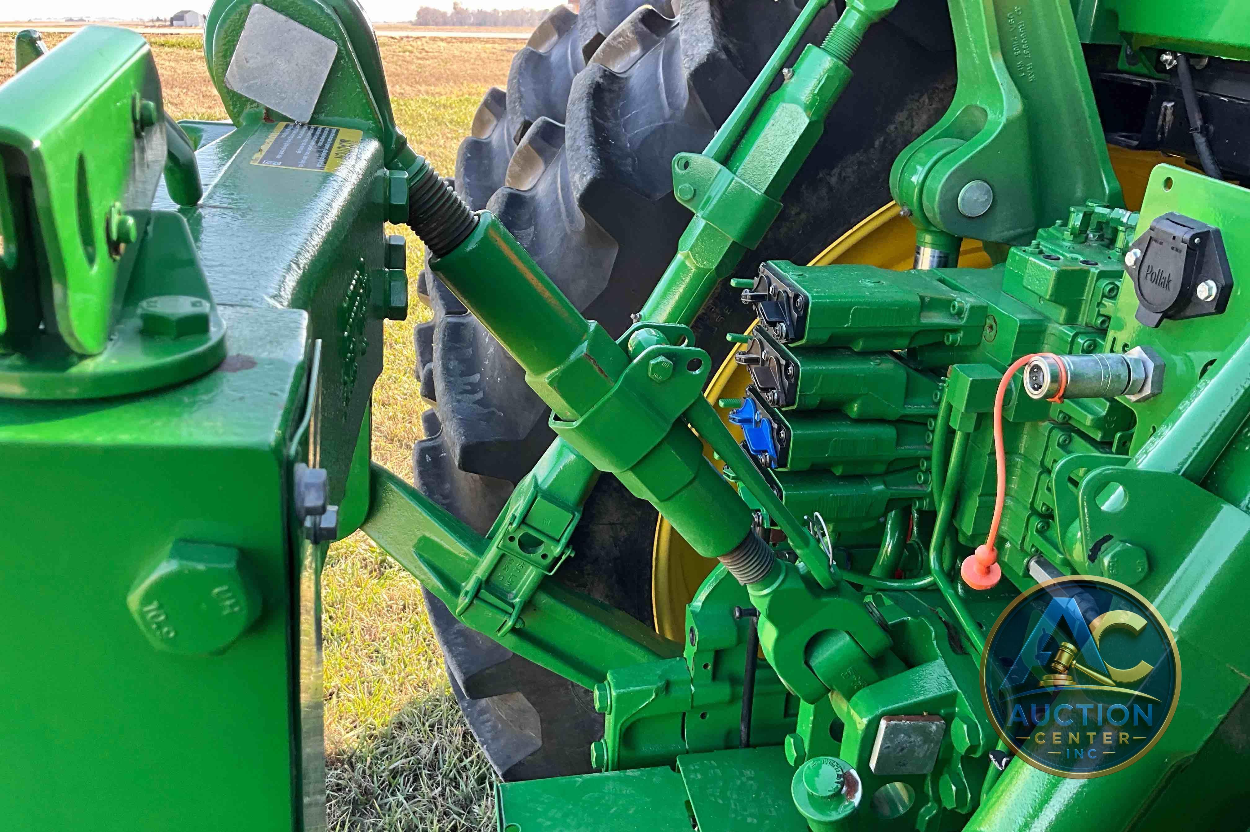 2022 John Deere 8R 250